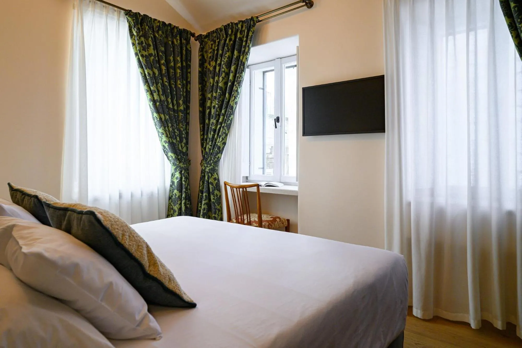 Bed in 7oaks Noble House