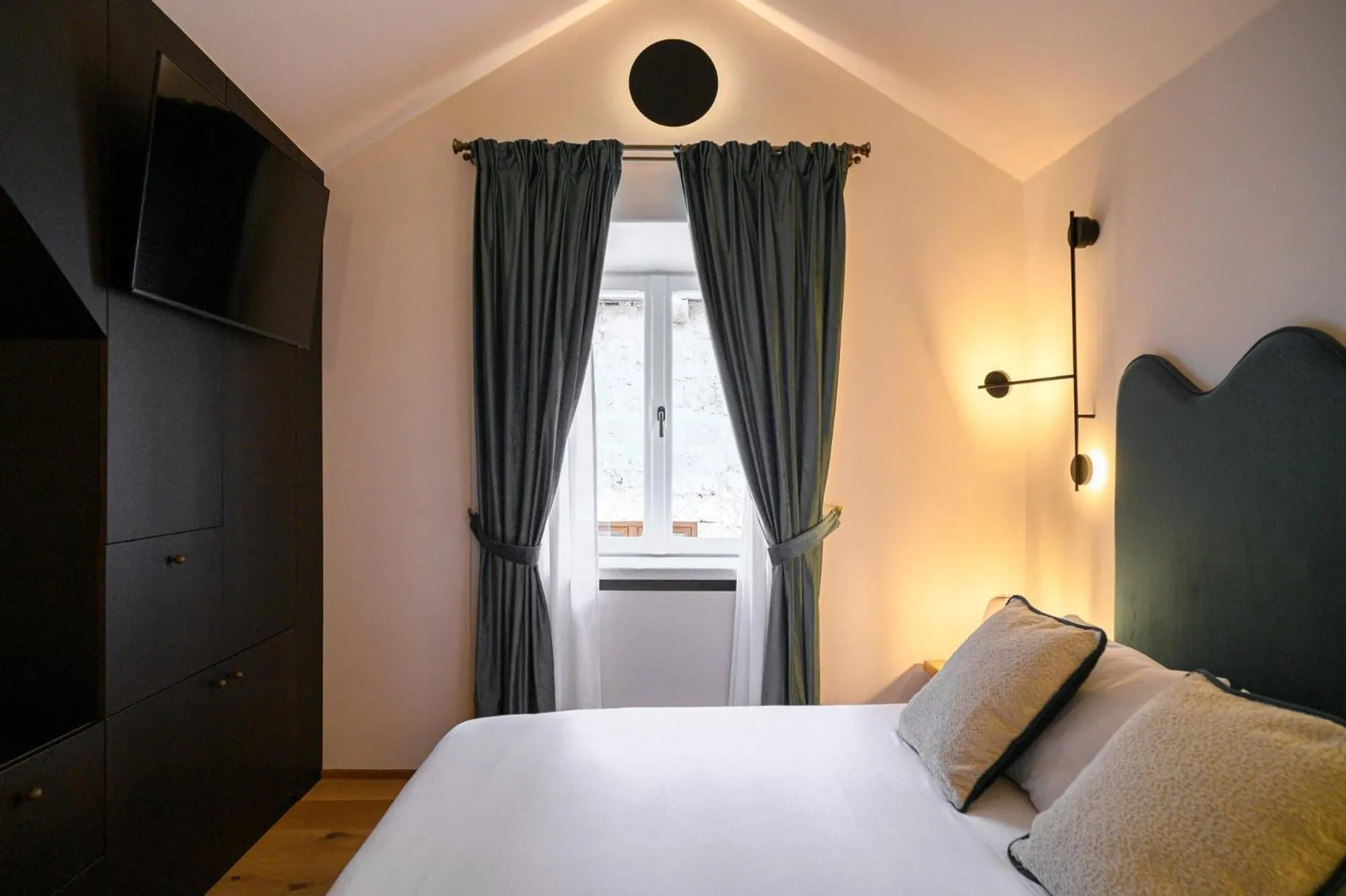 Bed in 7oaks Noble House