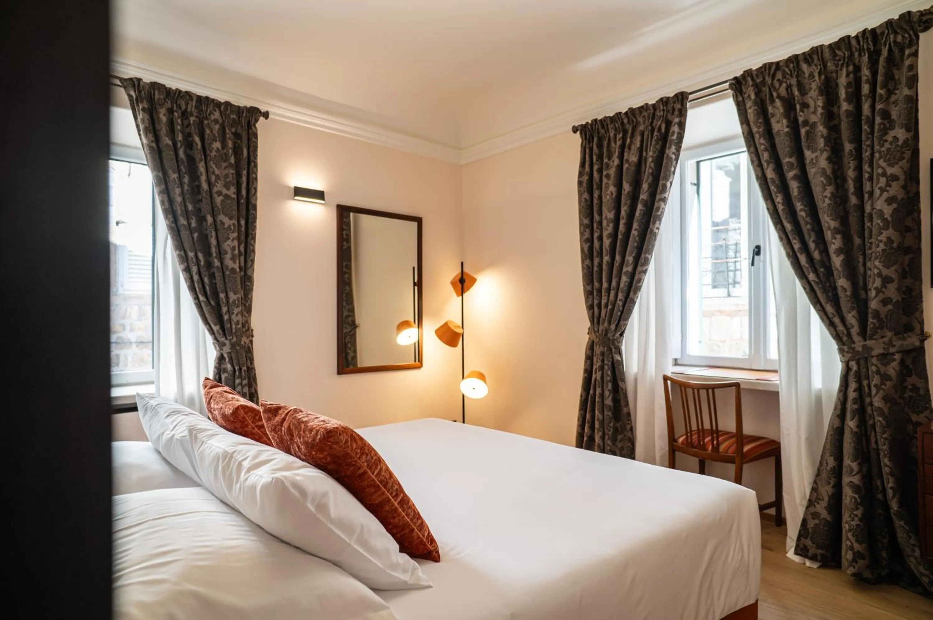 Bed in 7oaks Noble House