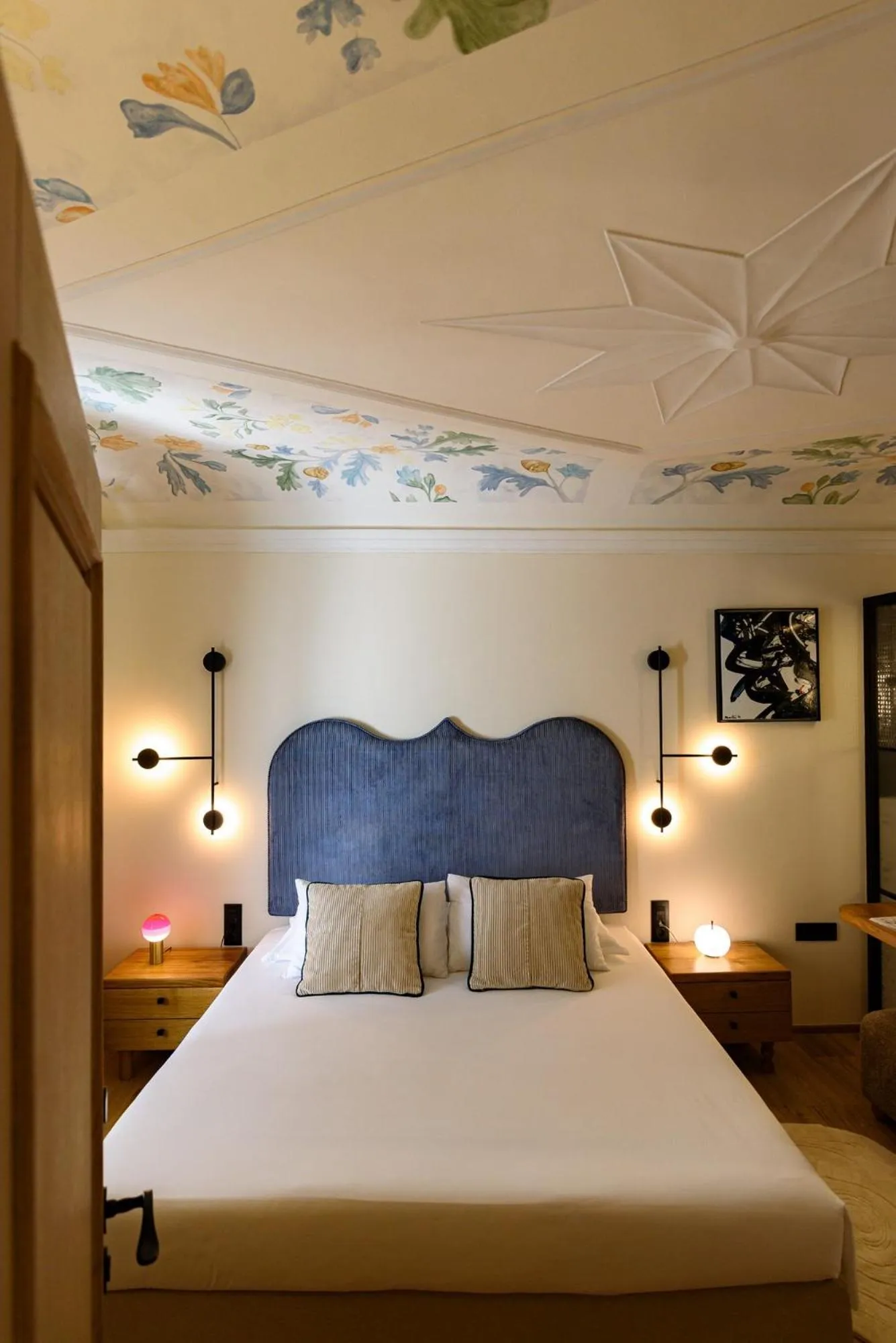 Bedroom, Bed in 7oaks Noble House