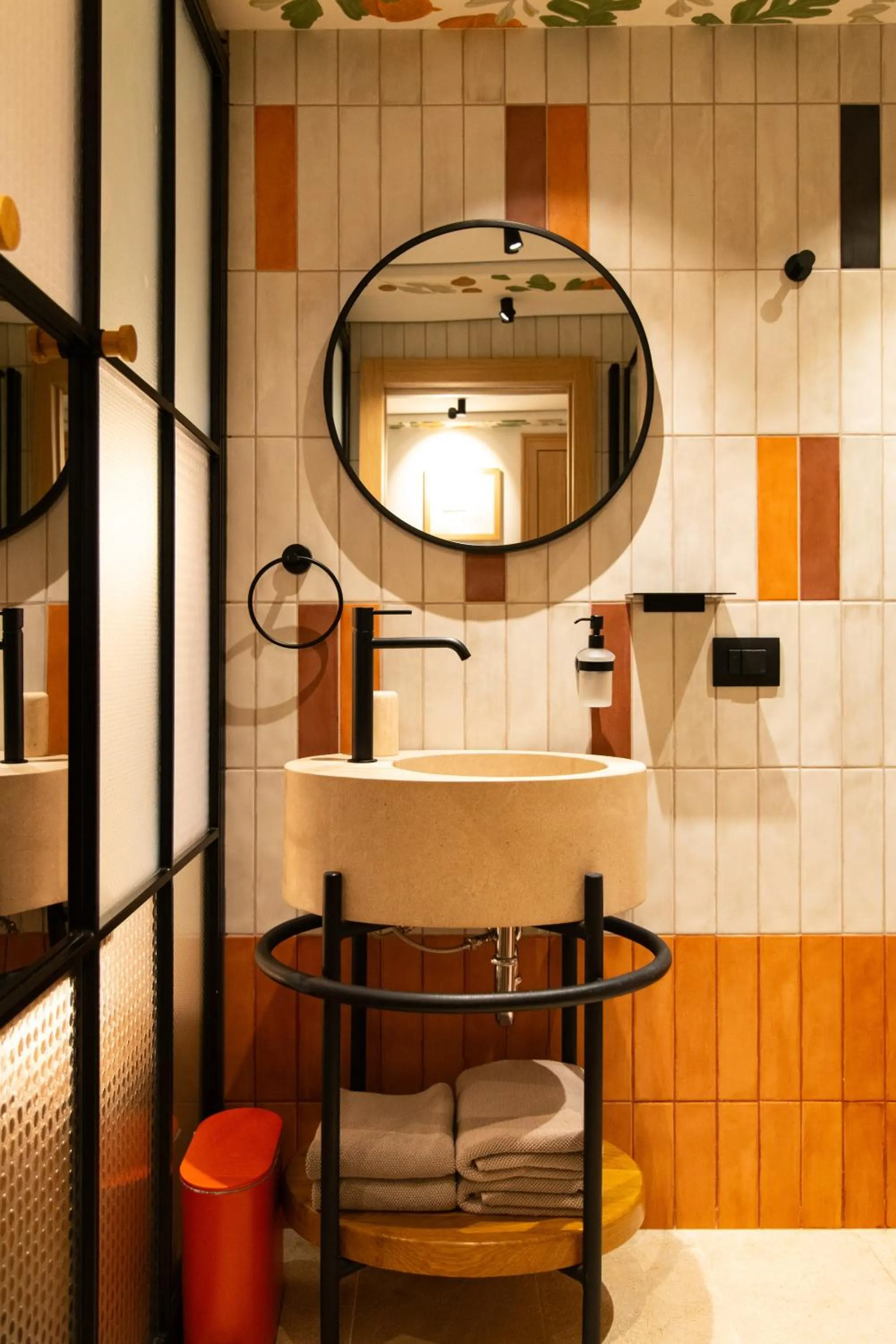 Toilet in 7oaks Noble House