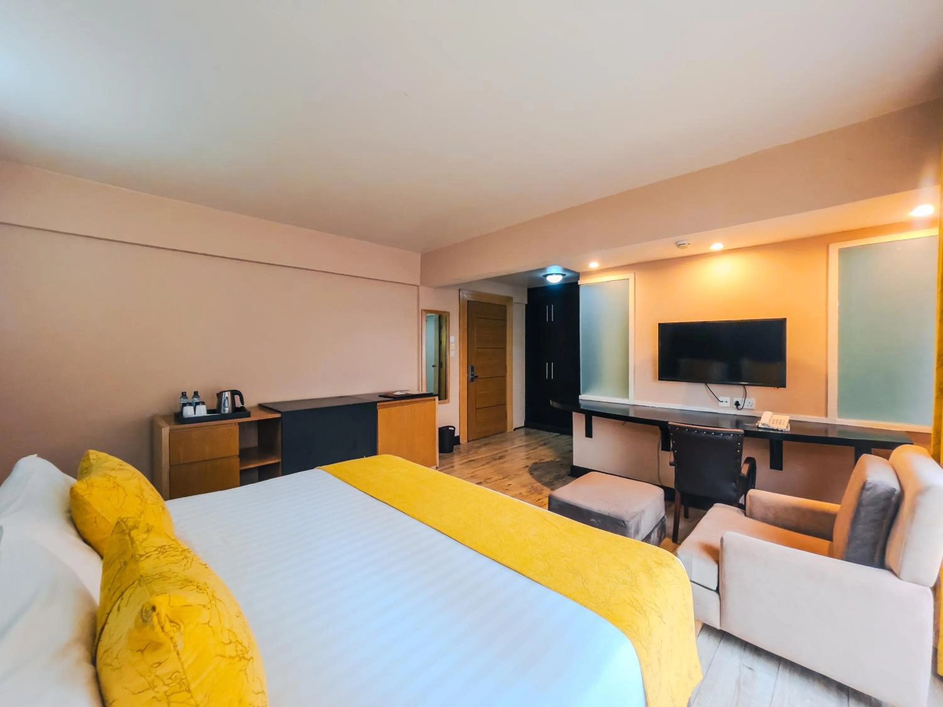 Photo of the whole room in West Wood Hotel