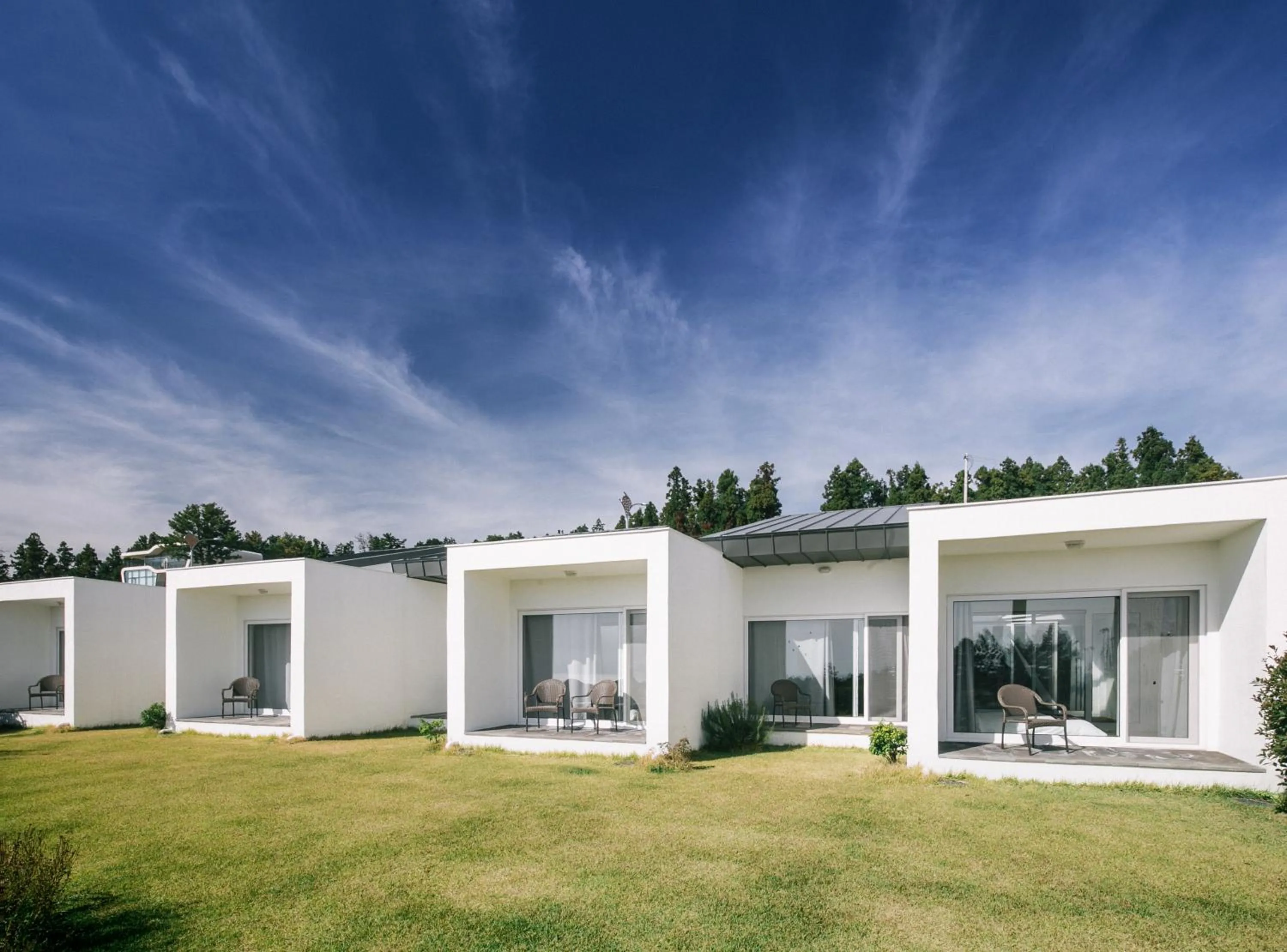 Property building in La Pause Pension