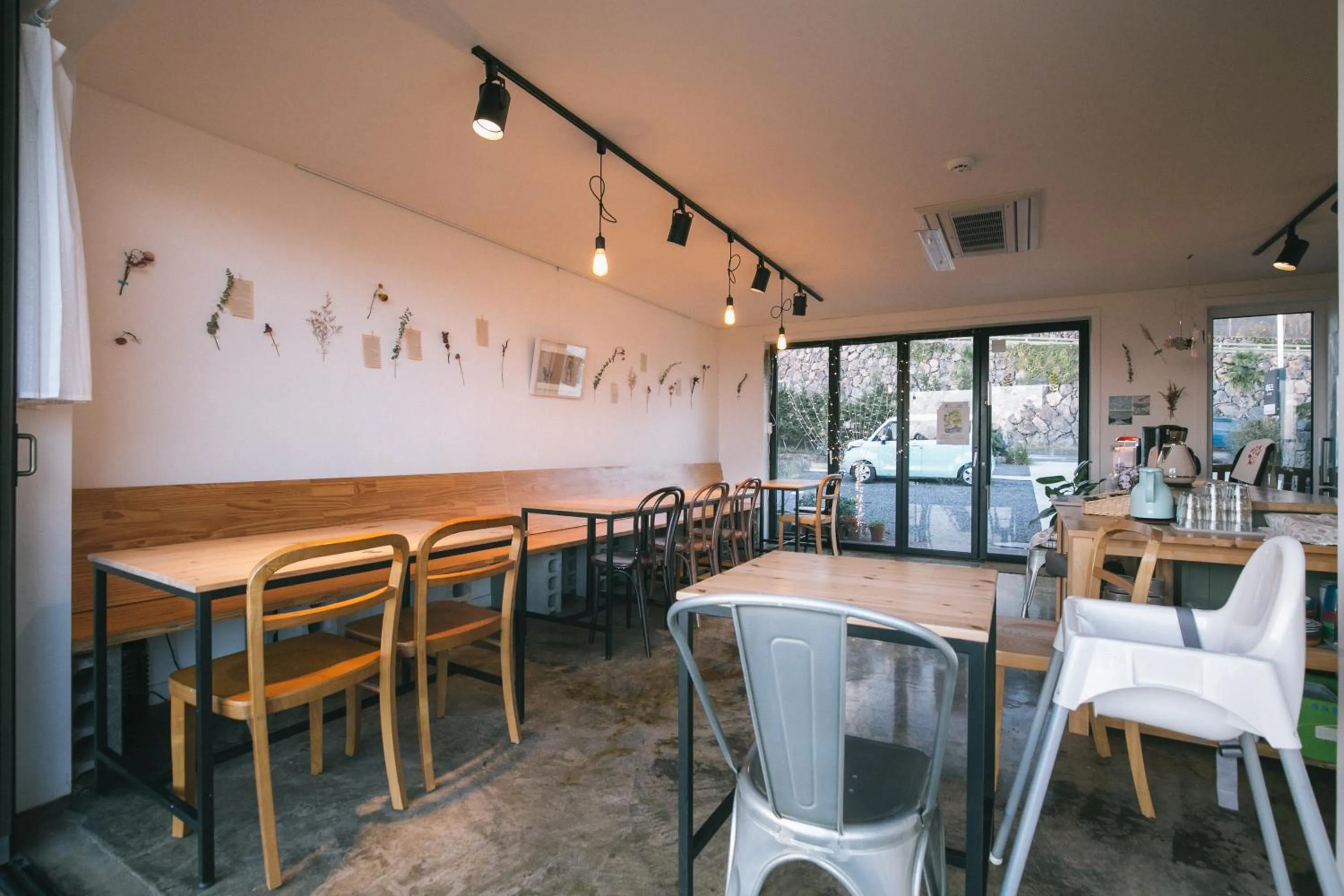 Restaurant/places to eat in La Pause Pension