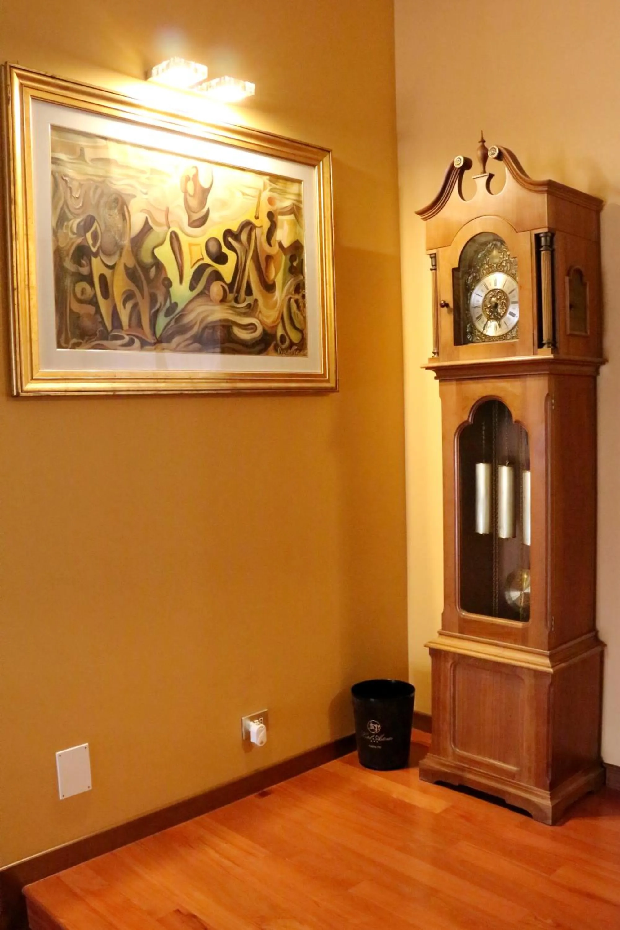 Communal lounge/ TV room in Hotel Astoria