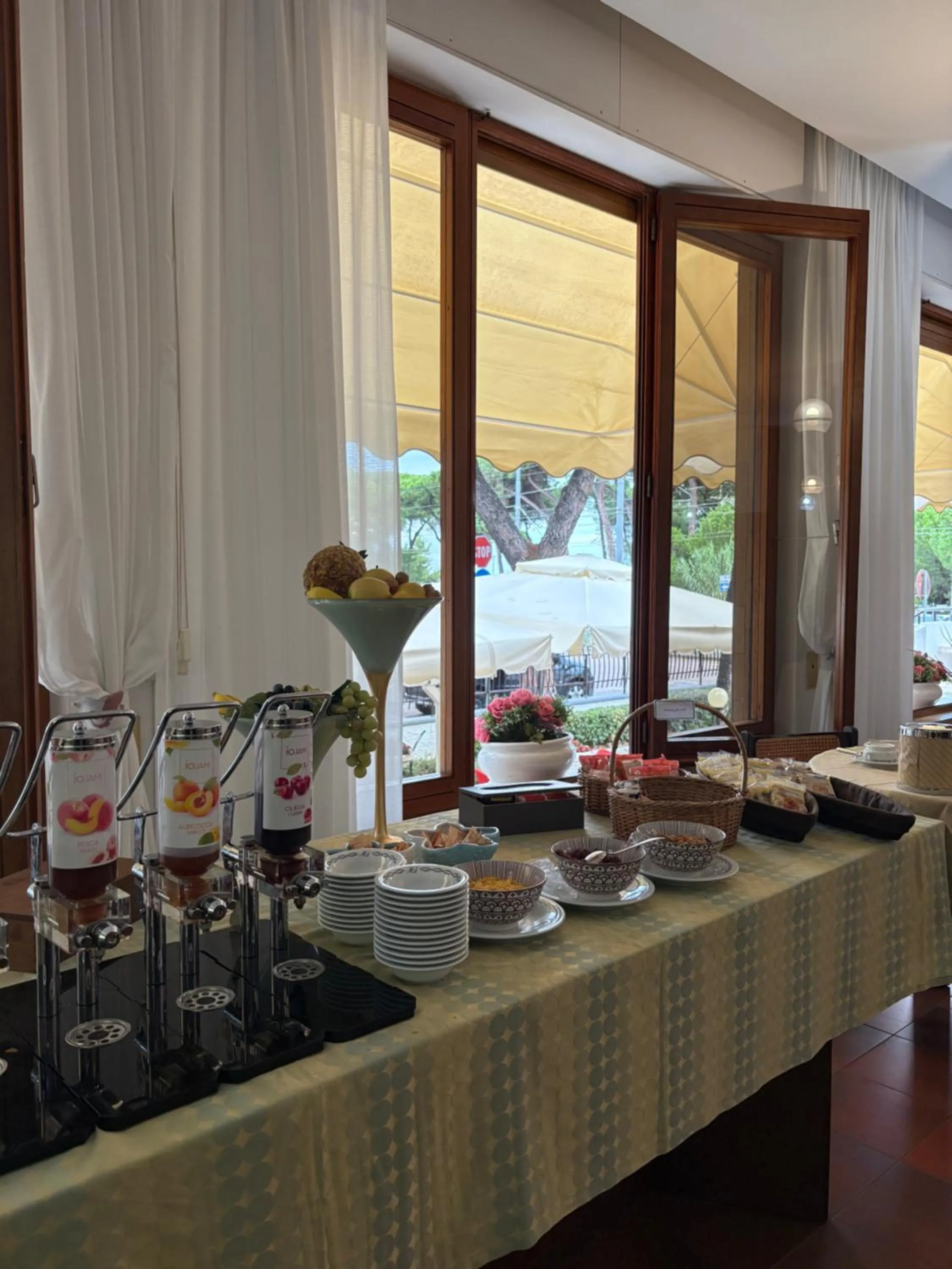 Food and drinks in Hotel Astoria