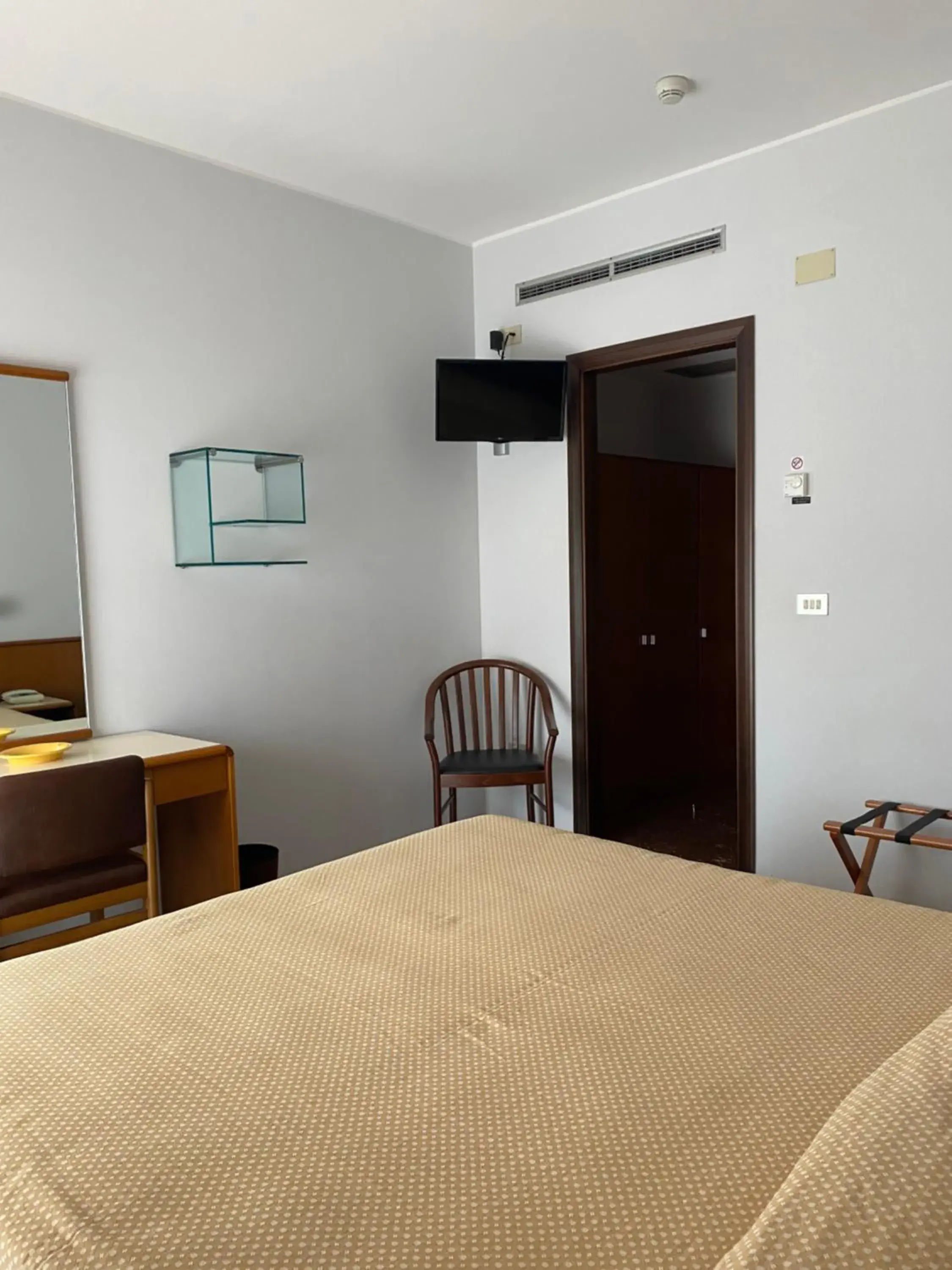 Double Room with Balcony and Sea View - single occupancy in Hotel Astoria Double Room with Balcony and Sea View - single occupancy in Hotel Astoria