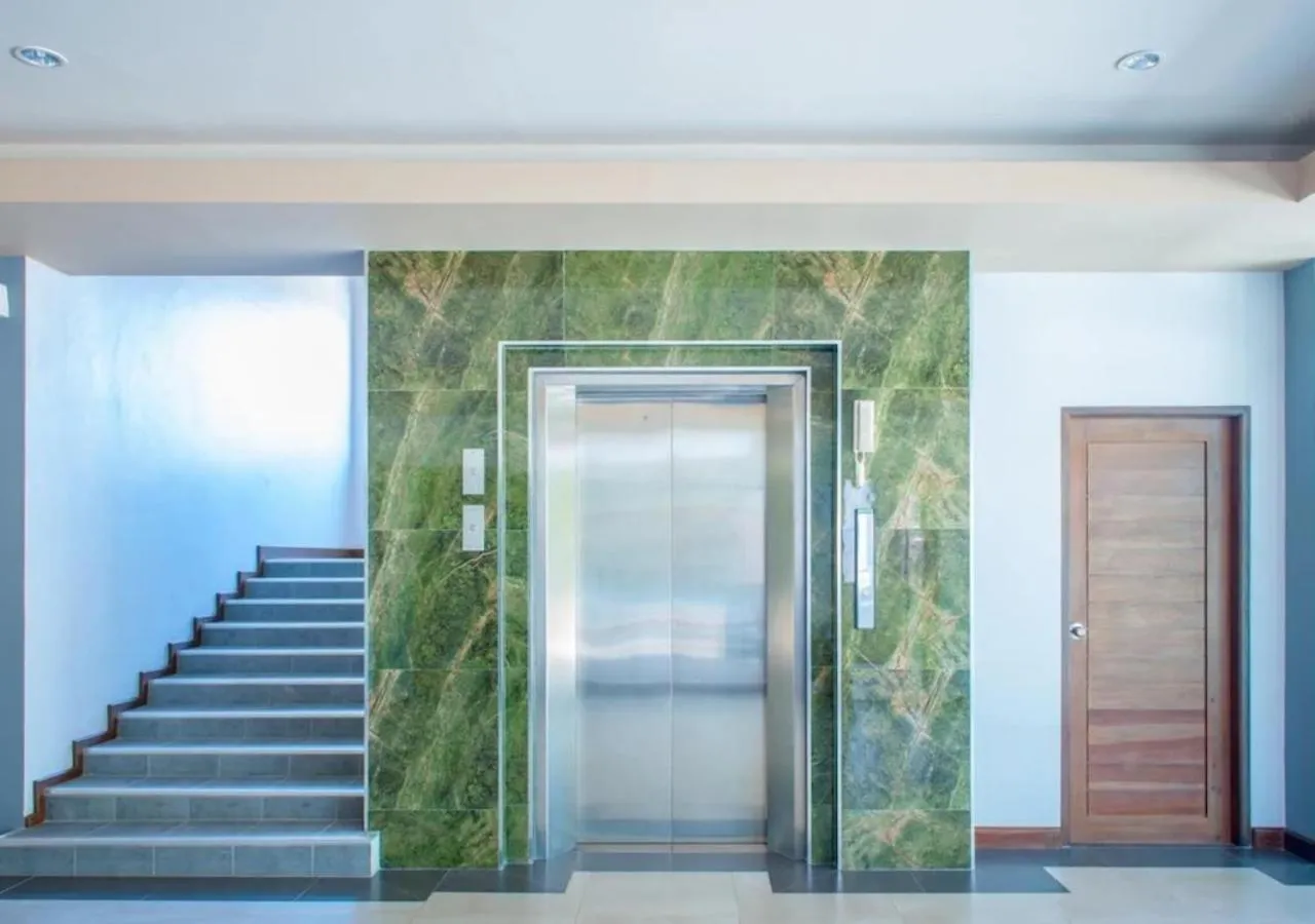 elevator in Savotel Hotel