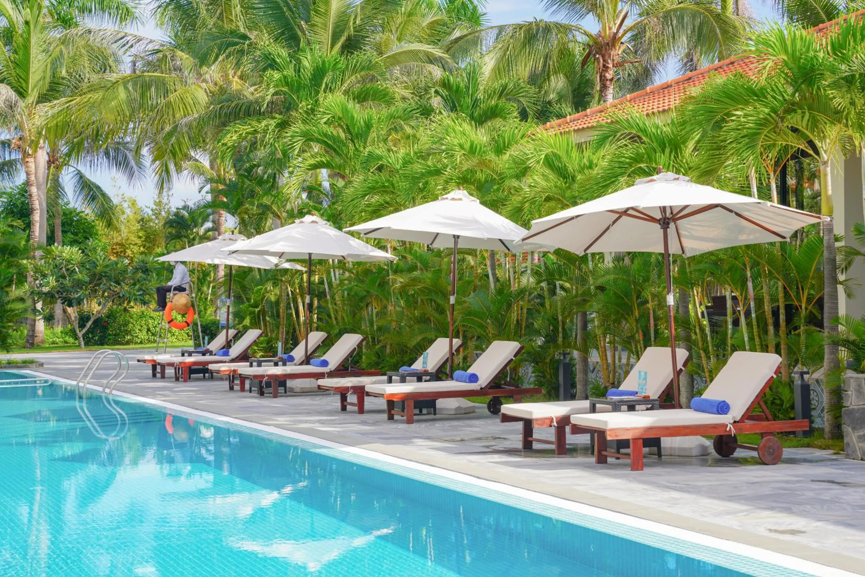 Swimming pool in Grandvrio Ocean Resort Danang