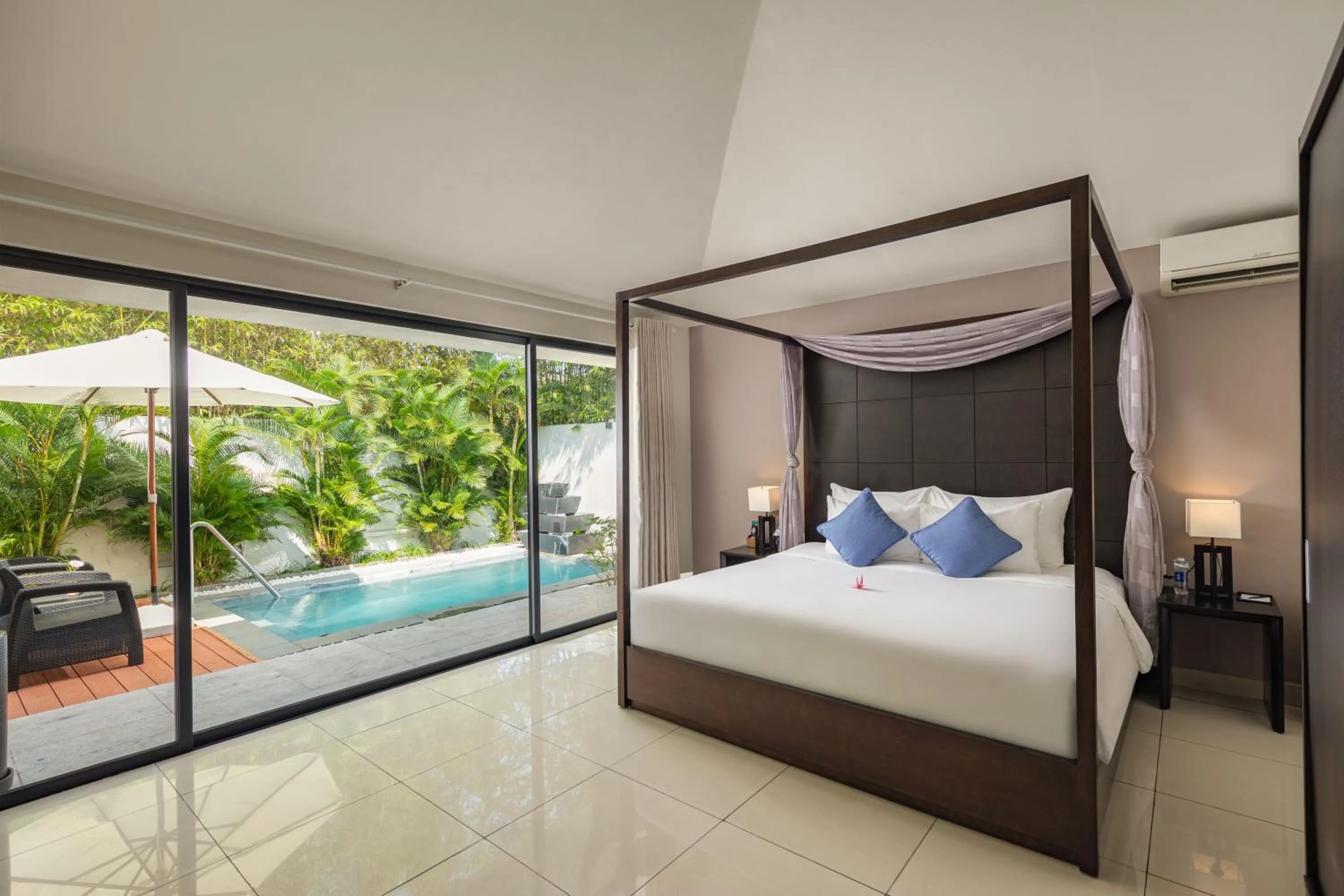 Natural landscape, Bed in Grandvrio Ocean Resort Danang