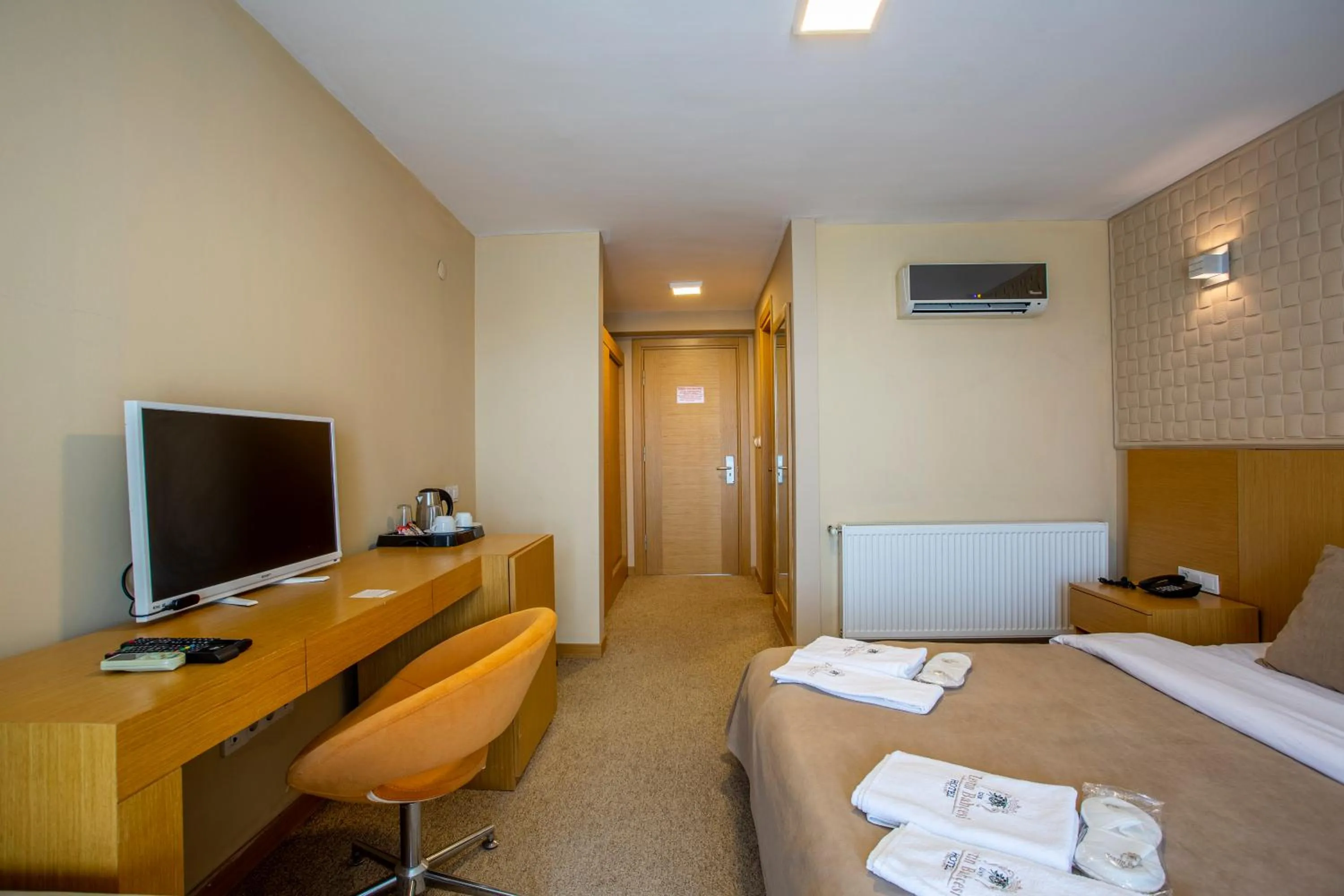 Photo of the whole room, Bed in Zeytin Bahcesi Hotel