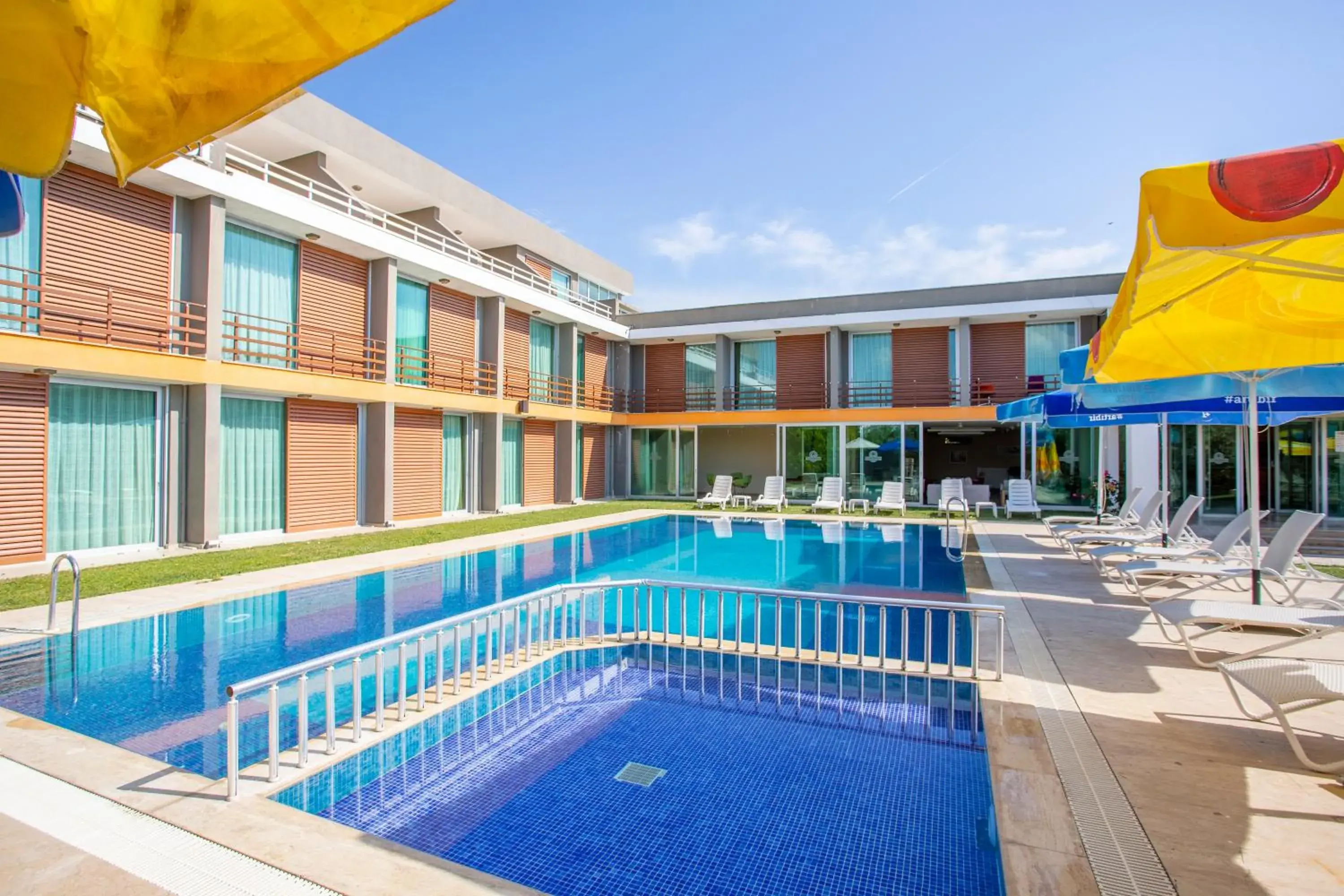 Swimming pool in Zeytin Bahcesi Hotel Swimming pool in Zeytin Bahcesi Hotel