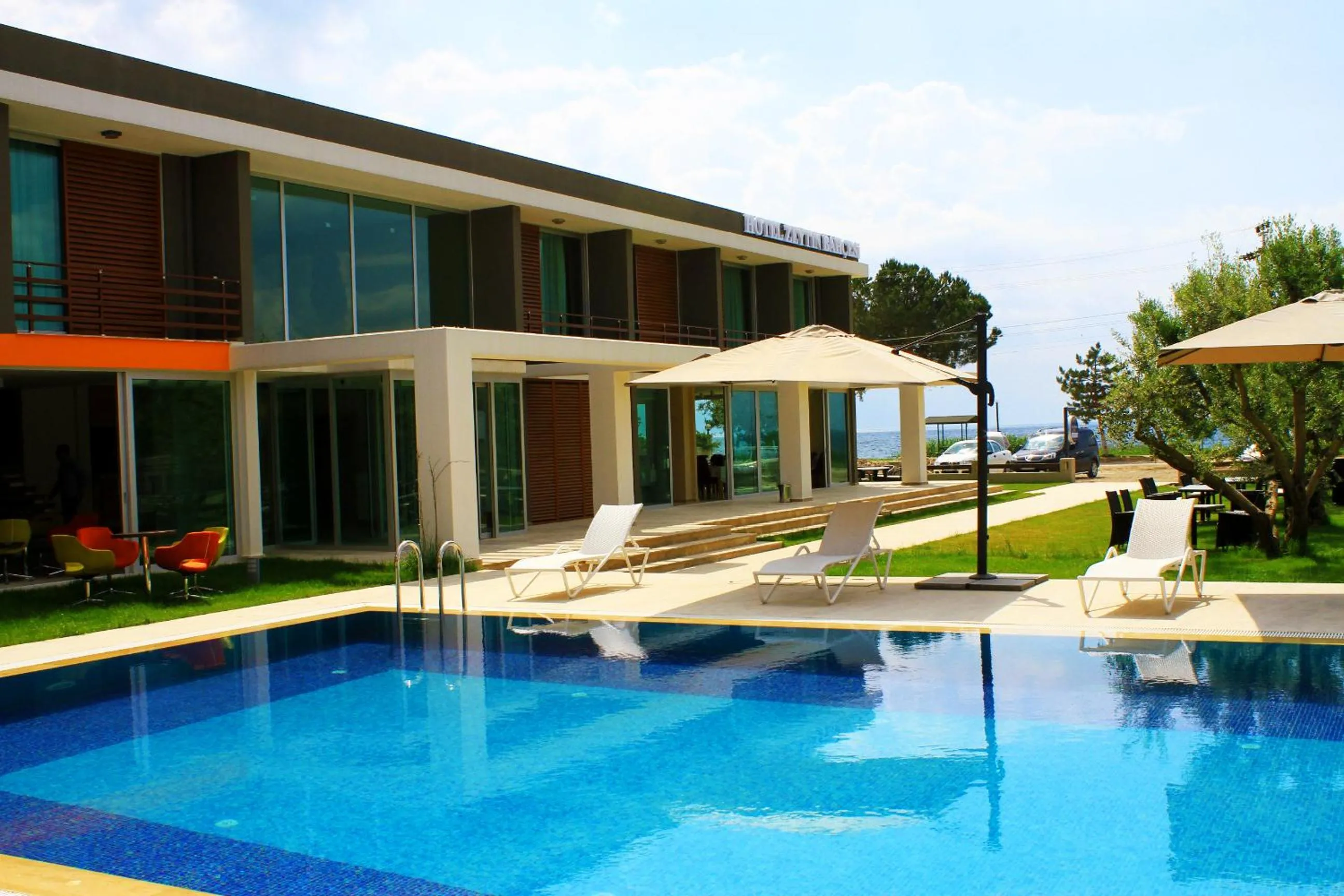Swimming pool in Zeytin Bahcesi Hotel