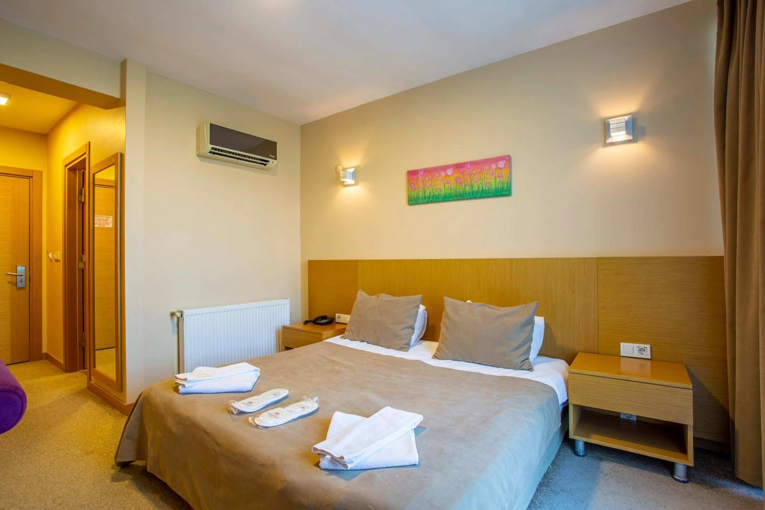 Garden view, Bed in Zeytin Bahcesi Hotel