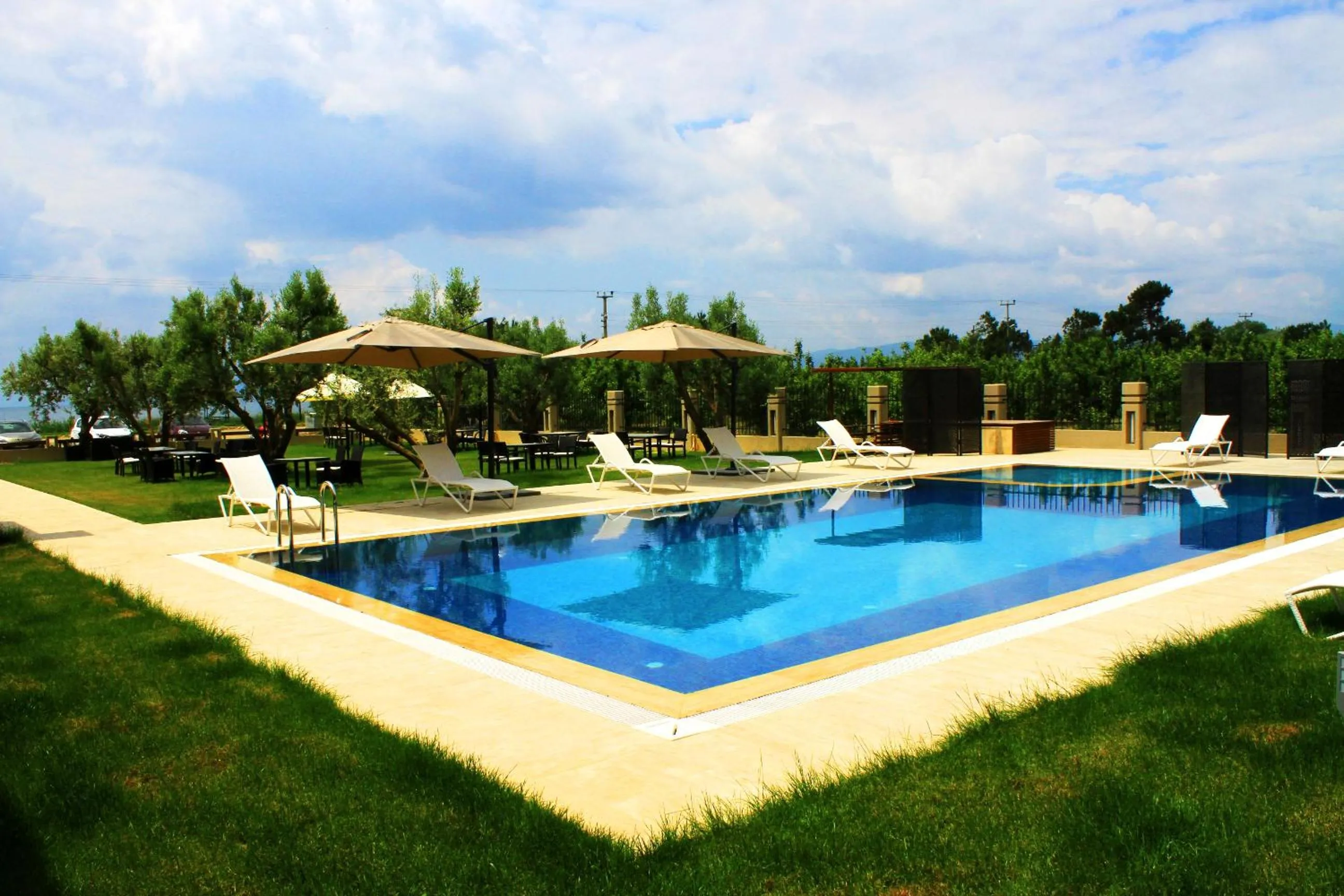 Swimming pool in Zeytin Bahcesi Hotel