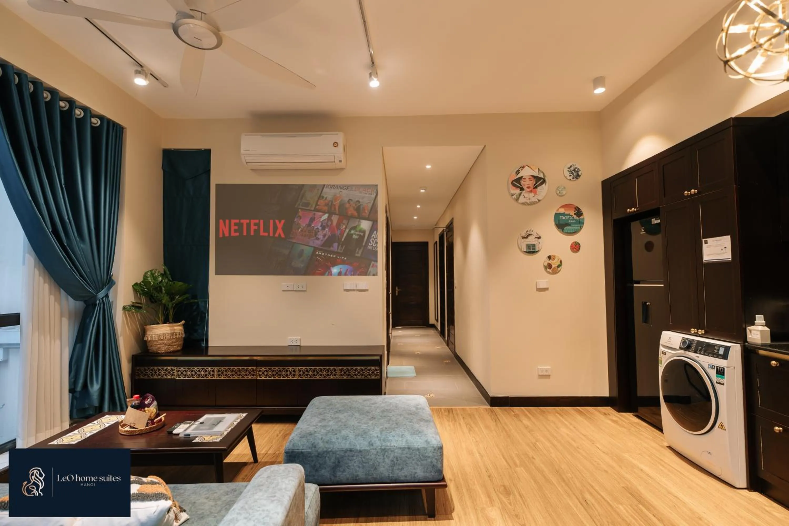 Communal lounge/ TV room in High-ser Apt w Greenview, Projector and 2BR incenter - So warmly and spacious