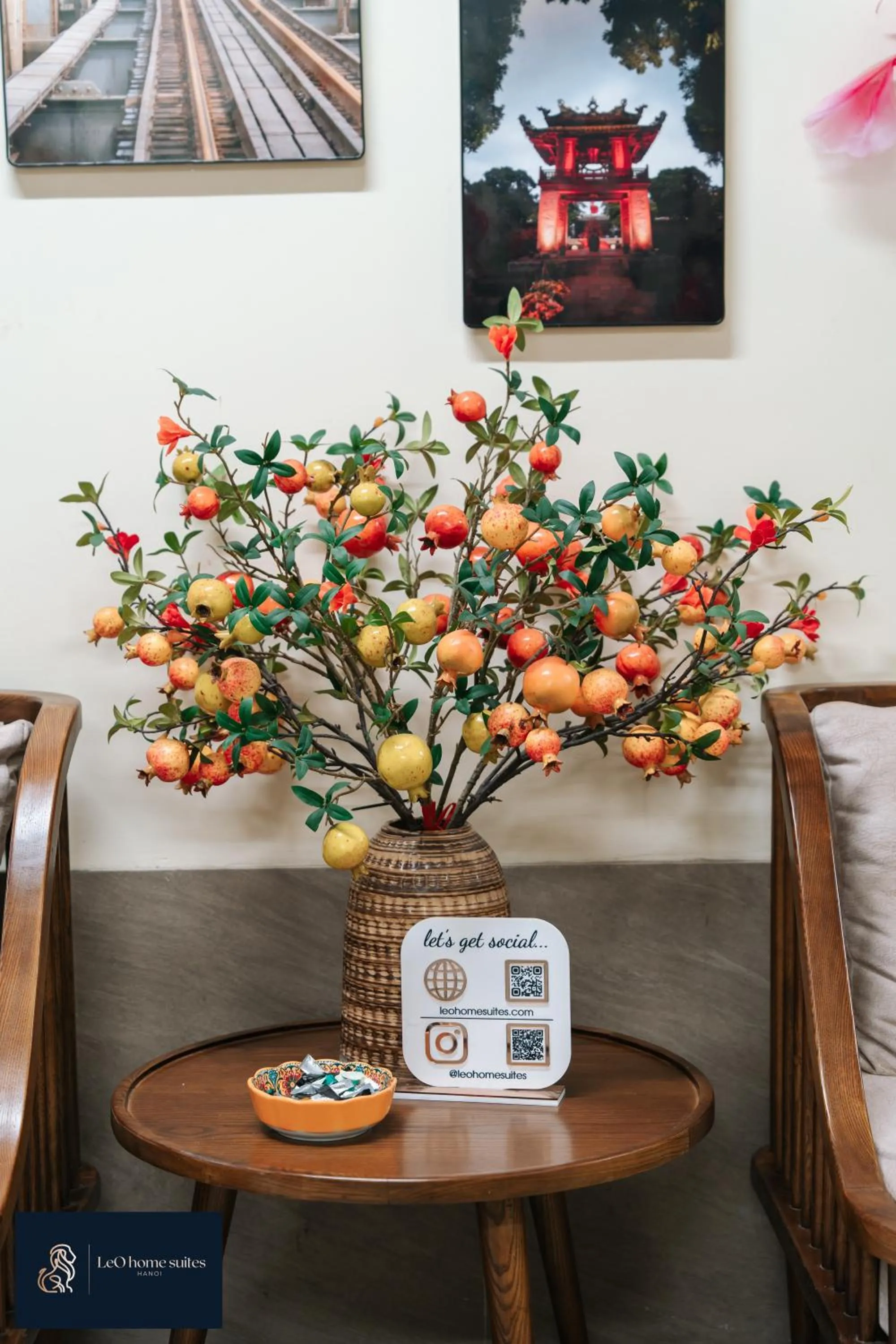 Living room in High-ser Apt w Greenview, Projector and 2BR incenter - So warmly and spacious