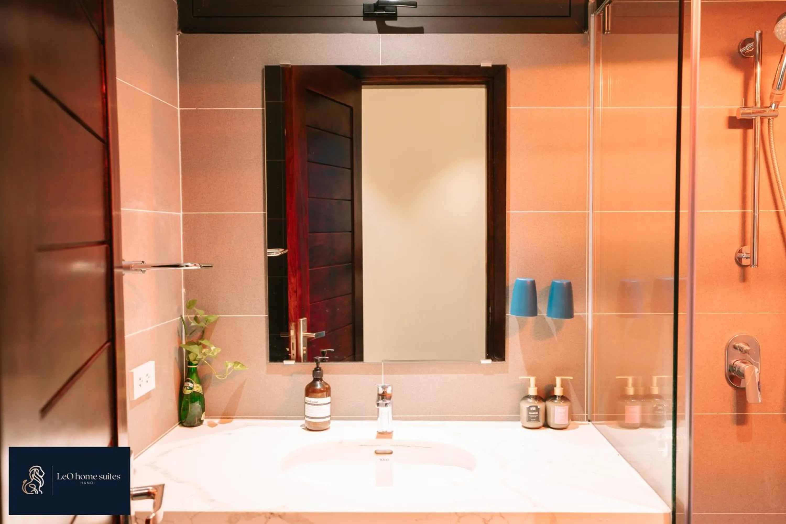 Shower in High-ser Apt w Greenview, Projector and 2BR incenter - So warmly and spacious