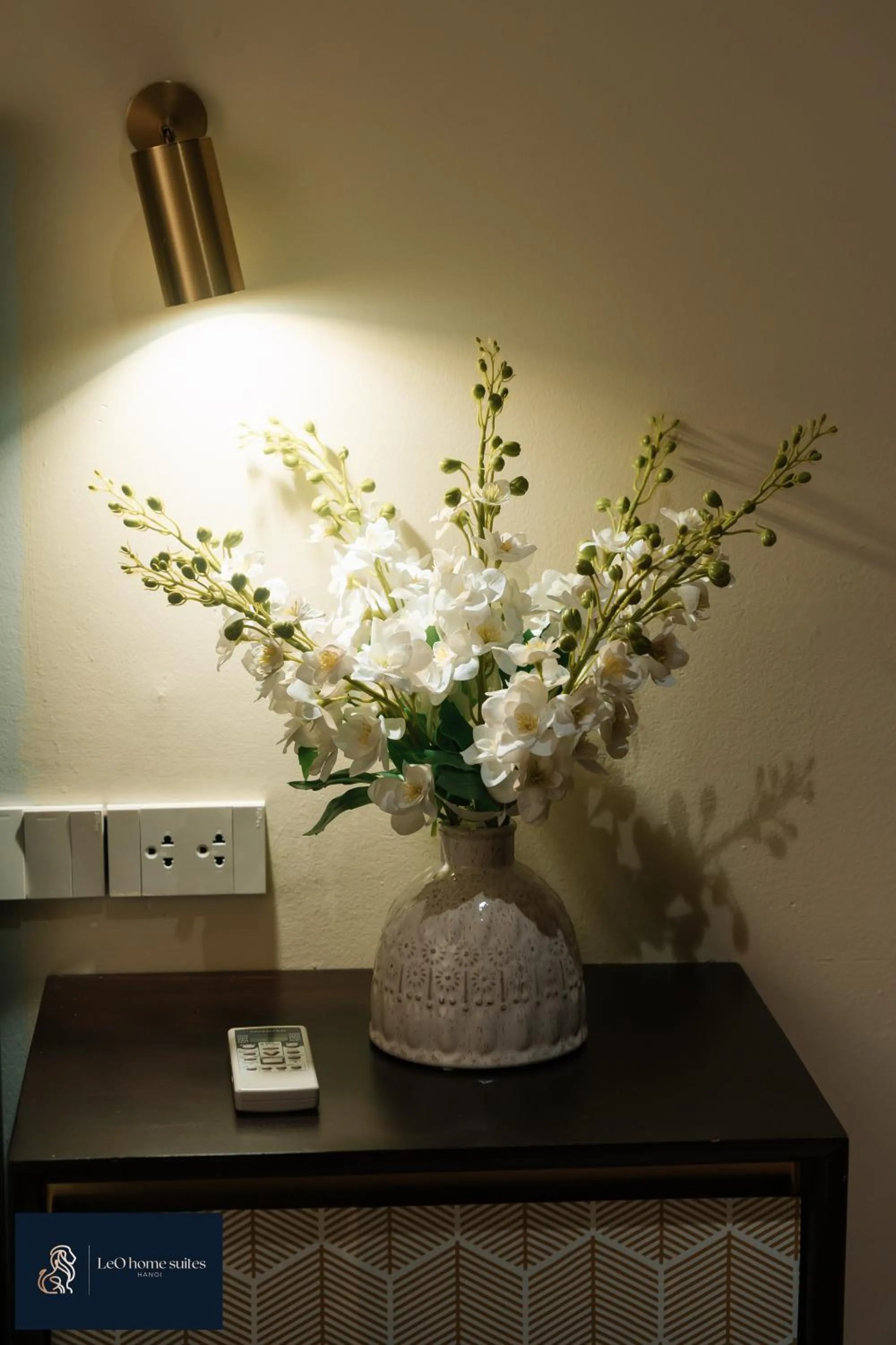 Decorative detail in High-ser Apt w Greenview, Projector and 2BR incenter - So warmly and spacious