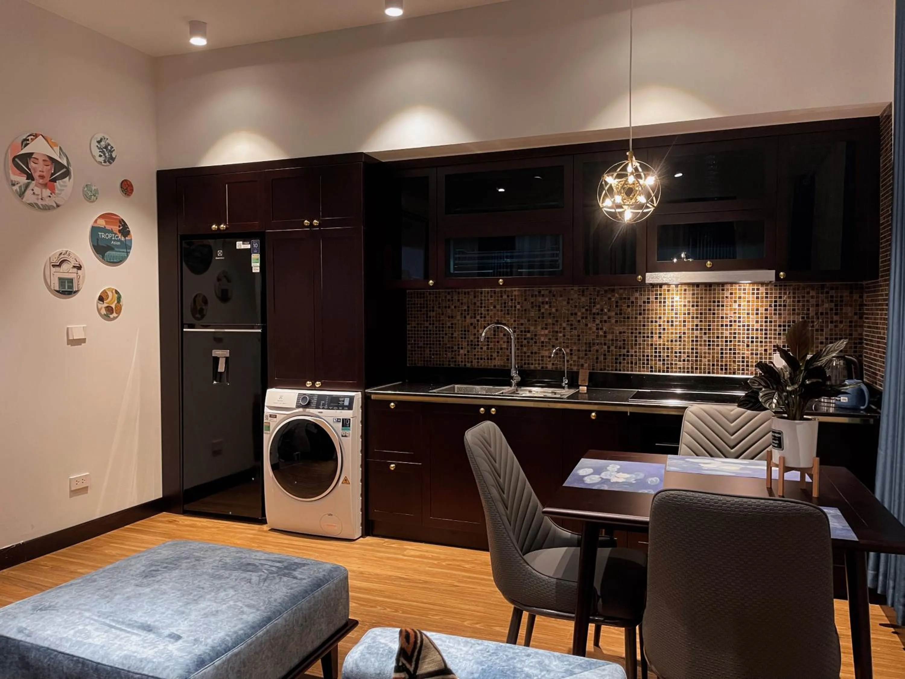 Kitchen or kitchenette in High-ser Apt w Greenview, Projector and 2BR incenter - So warmly and spacious