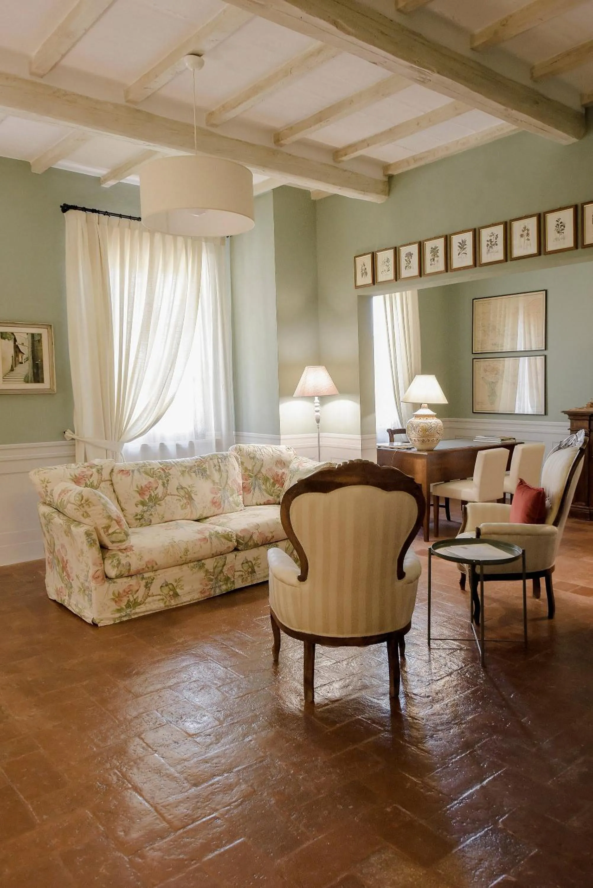 Communal lounge/ TV room in Agriturismo San Galgano