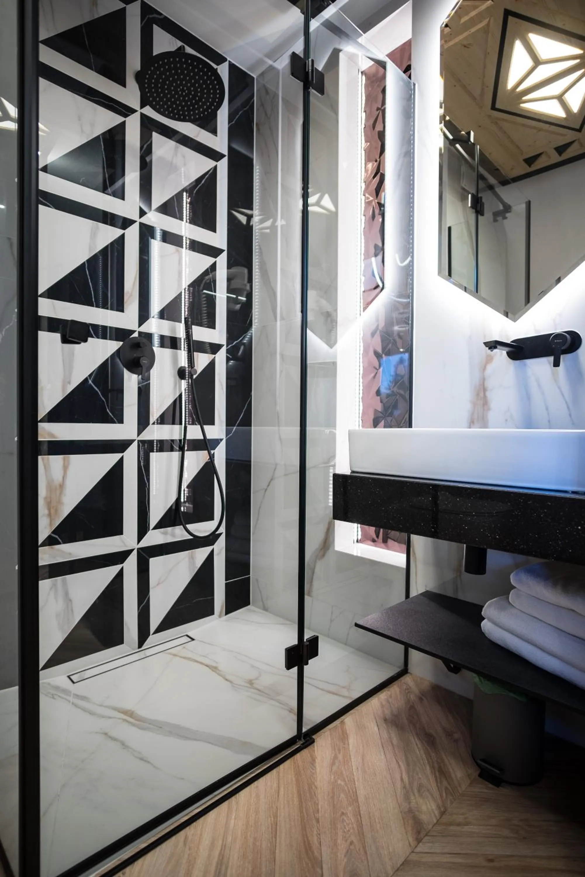 Bathroom, Bed in Apart-Center Złota Residence