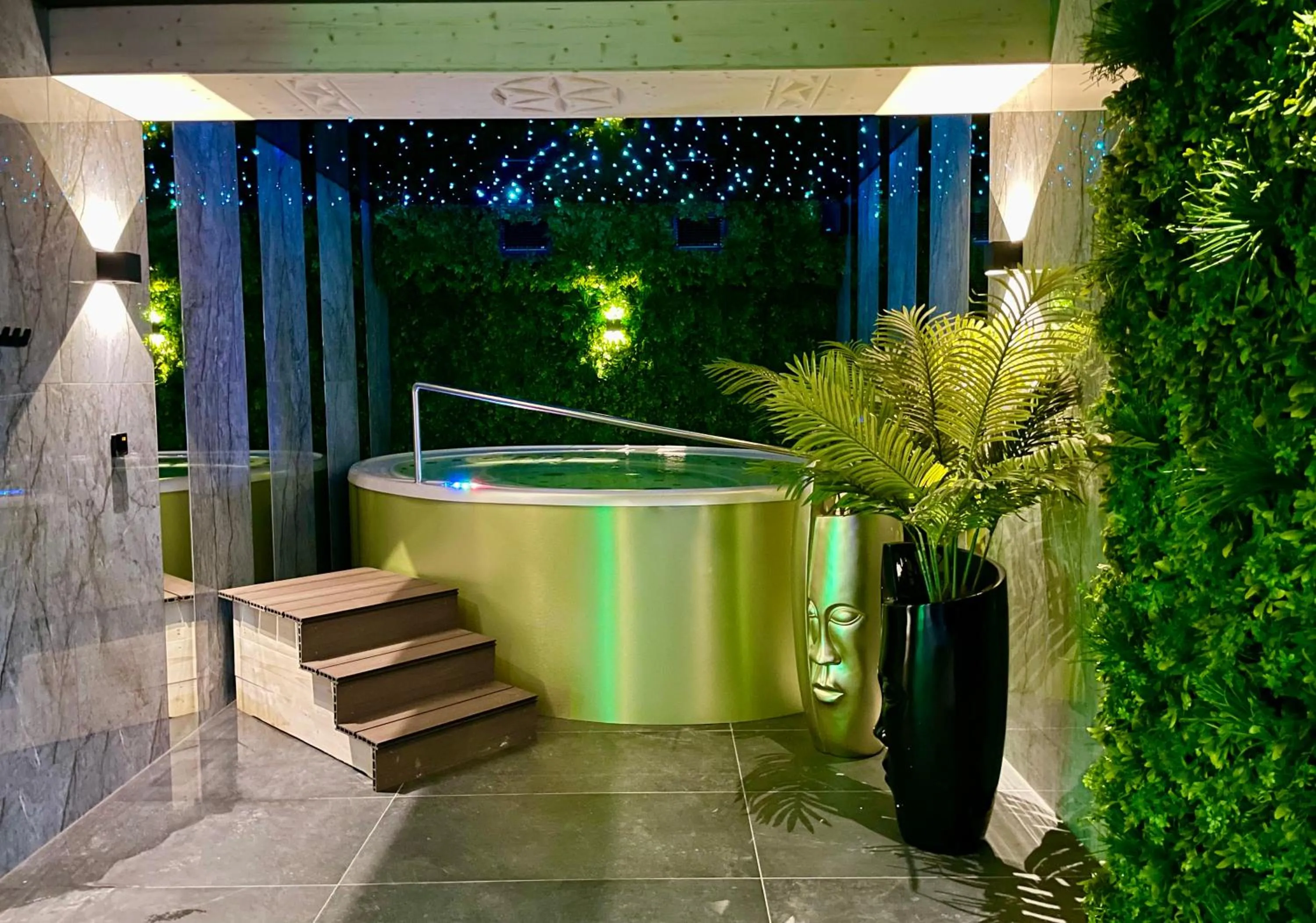 Hot Tub in Apart-Center Złota Residence