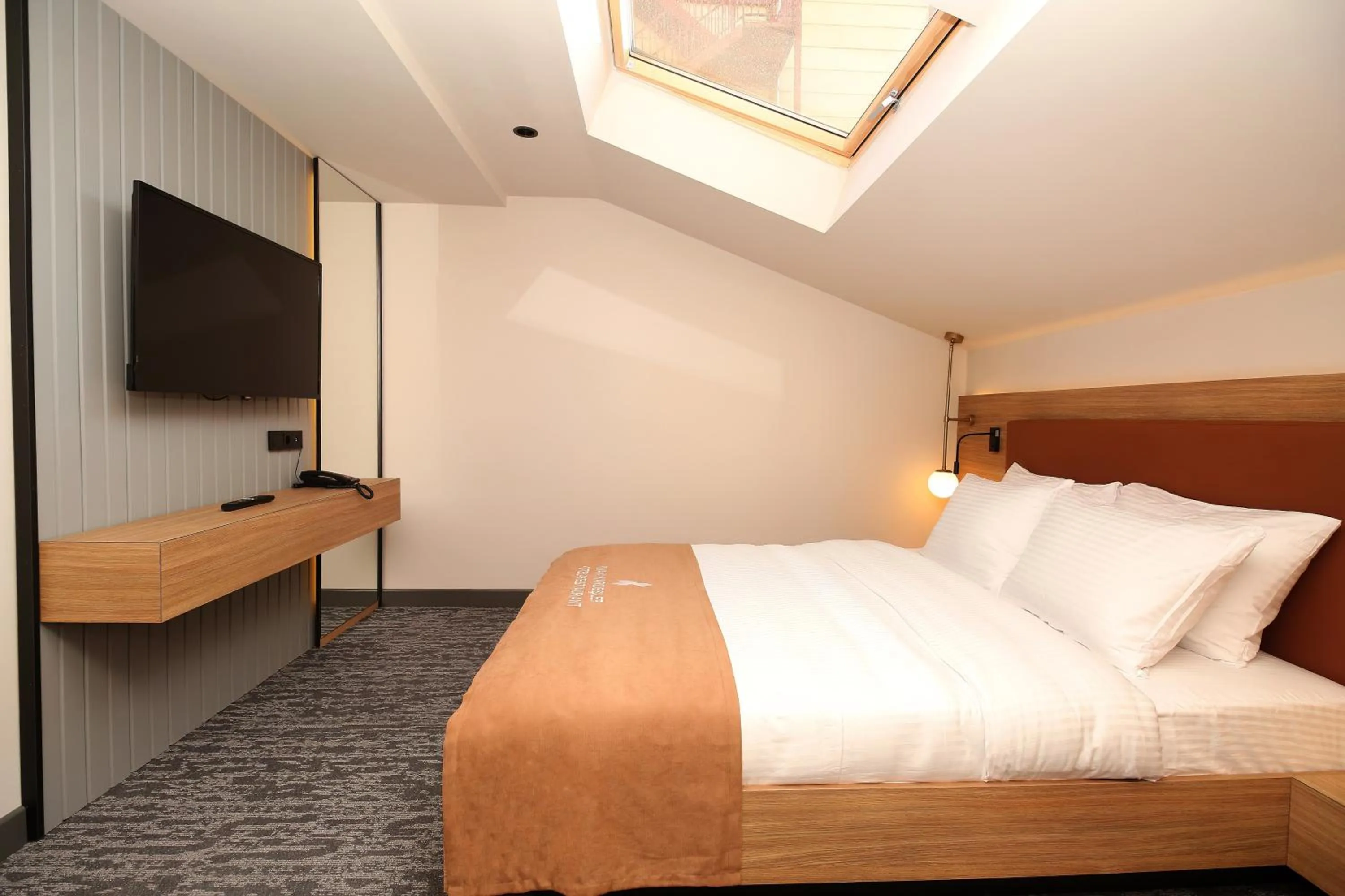 Communal lounge/ TV room, Bed in İnanlar City Hotel