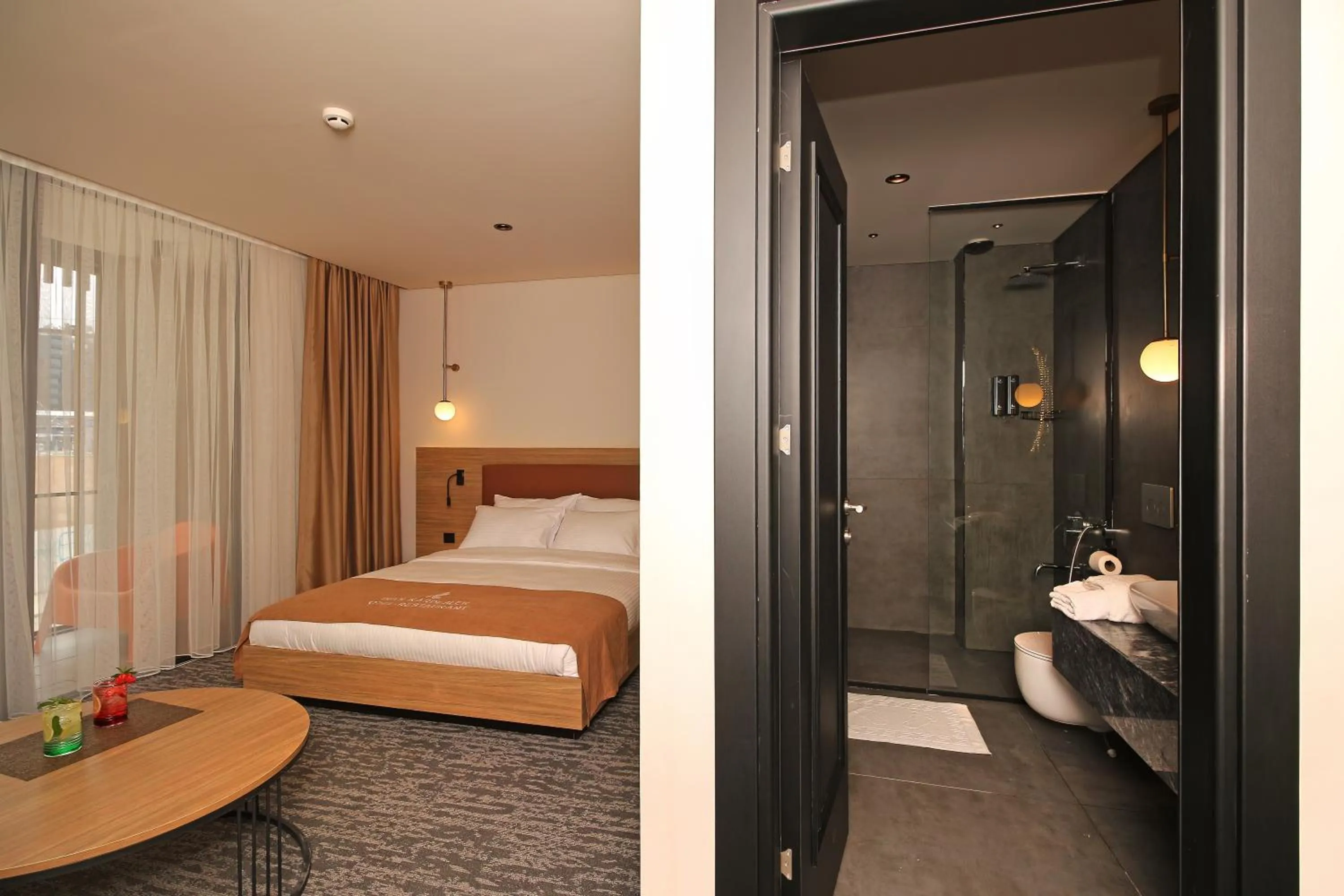 Shower, Bed in İnanlar City Hotel