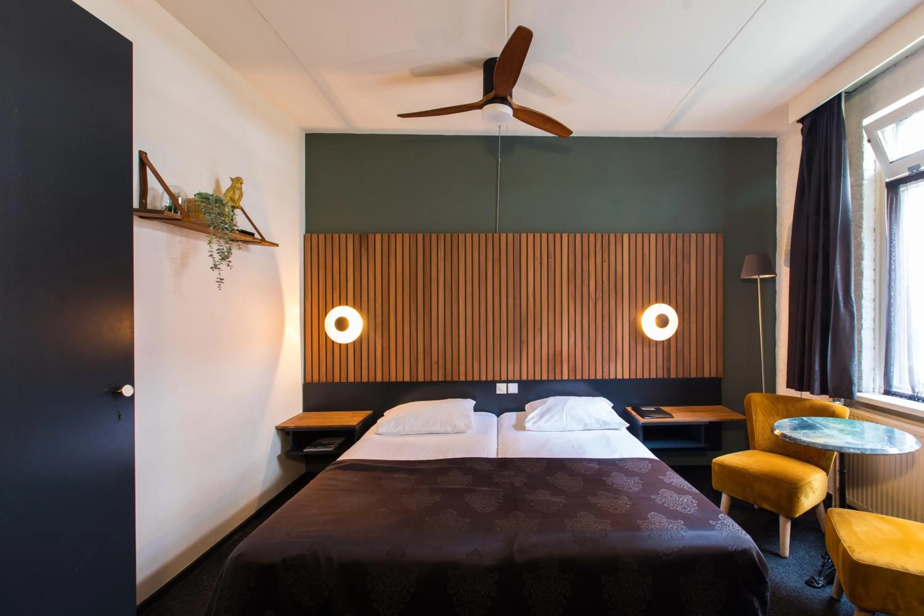 Bed in Hotel Café Restaurant De Posthoorn