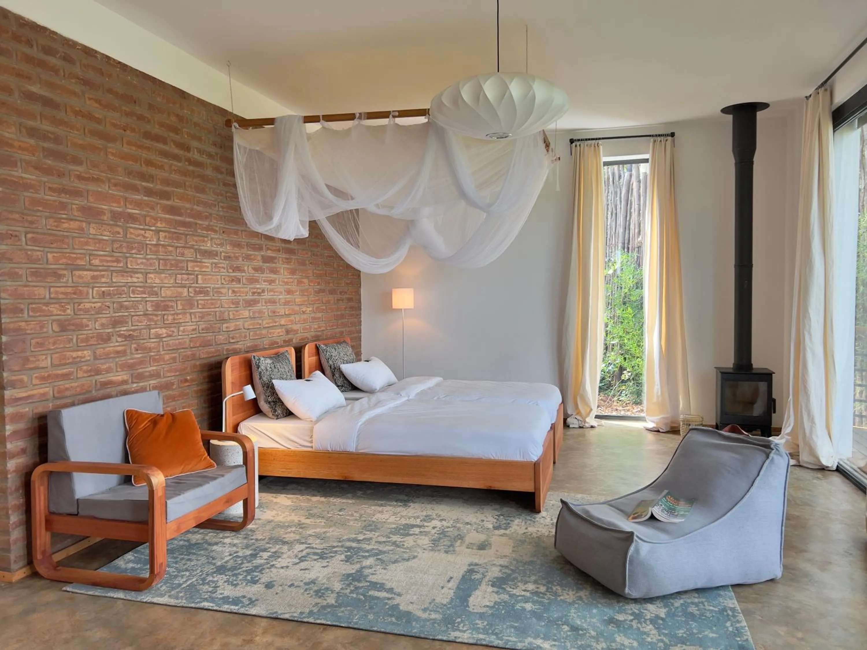 Living room, Bed in Kaliwa Lodge