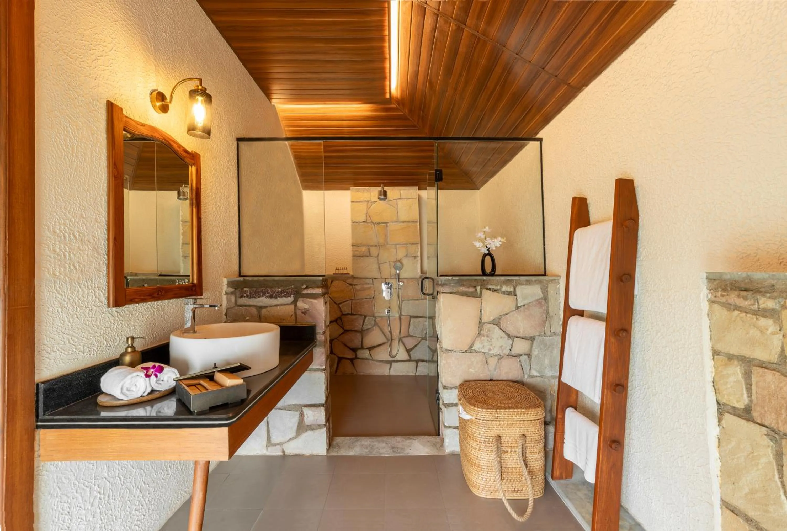 Bathroom in ZANA Luxury Forest Resort, Ranthambore