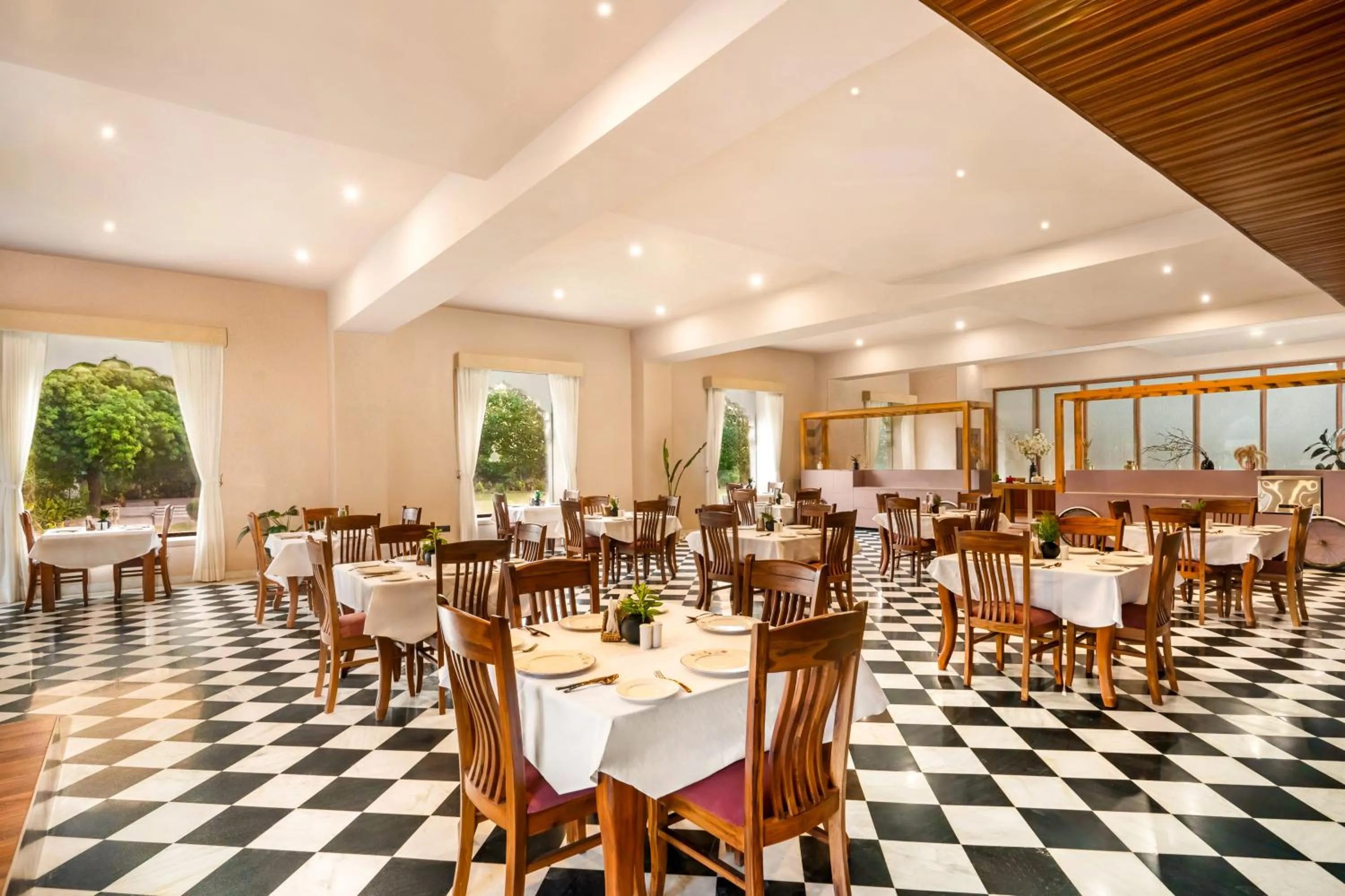 Restaurant/places to eat in ZANA Luxury Forest Resort, Ranthambore