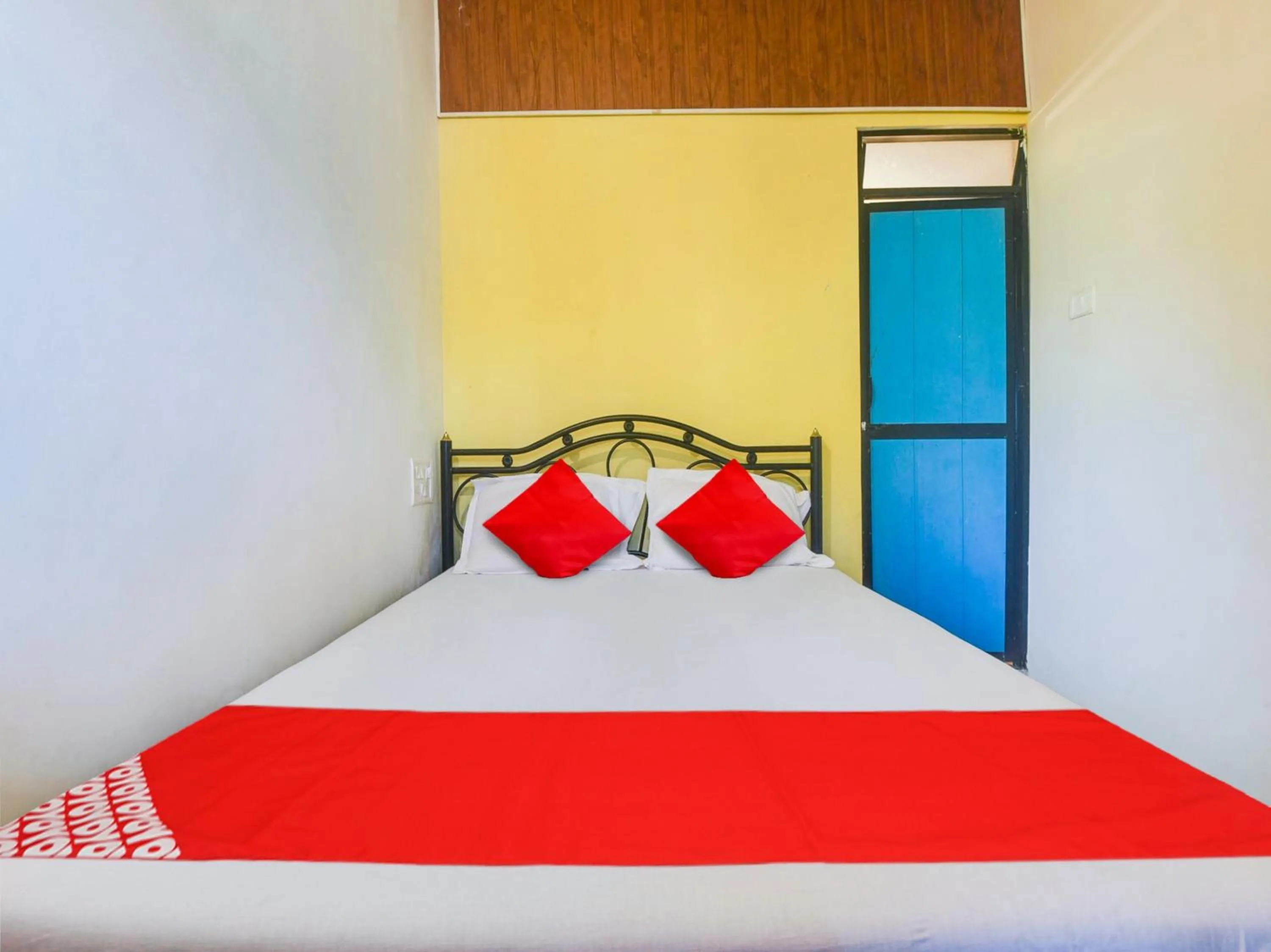 Bedroom, Bed in Hotel O Madan Motels