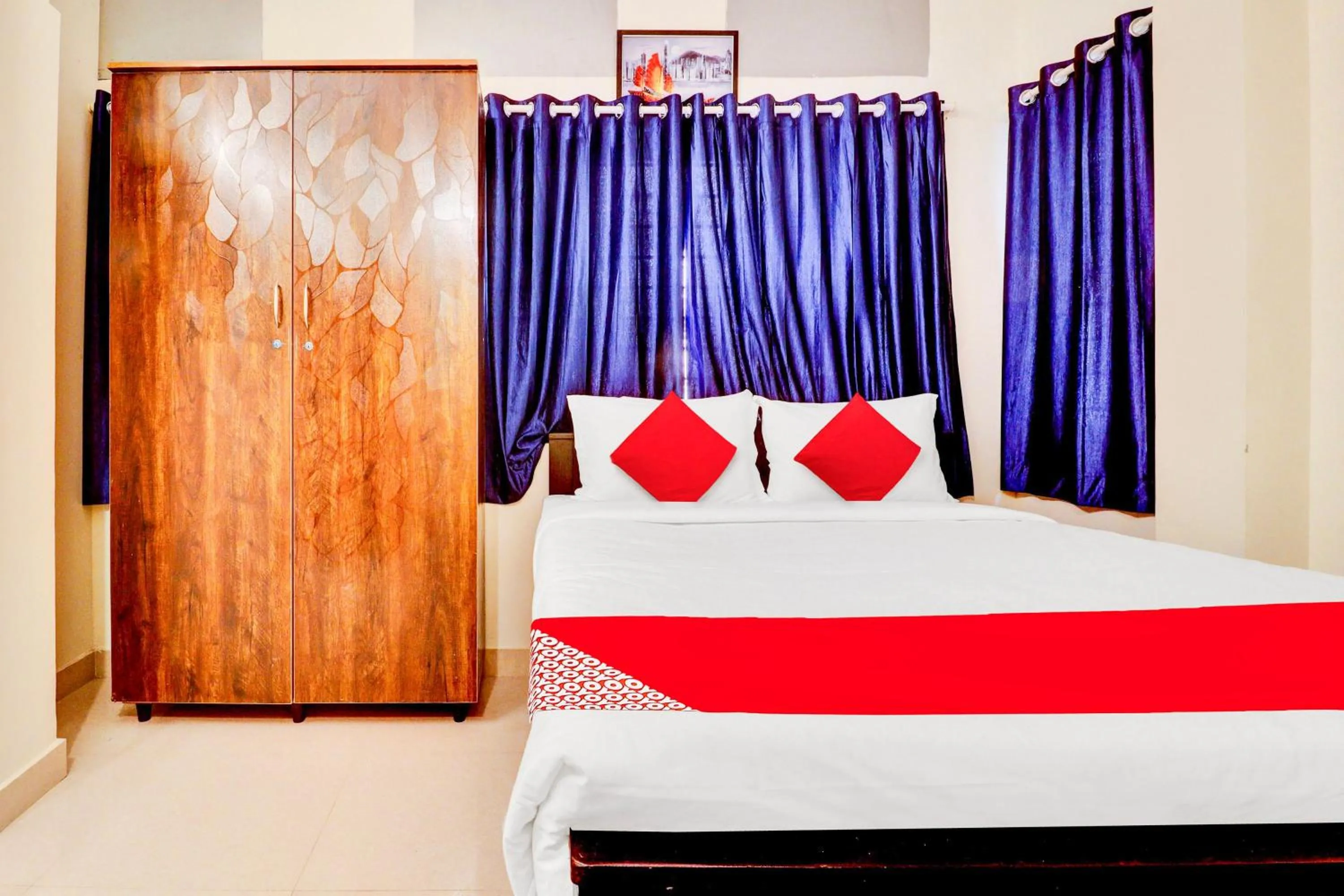 Bedroom, Bed in Hotel O IRA Comforts