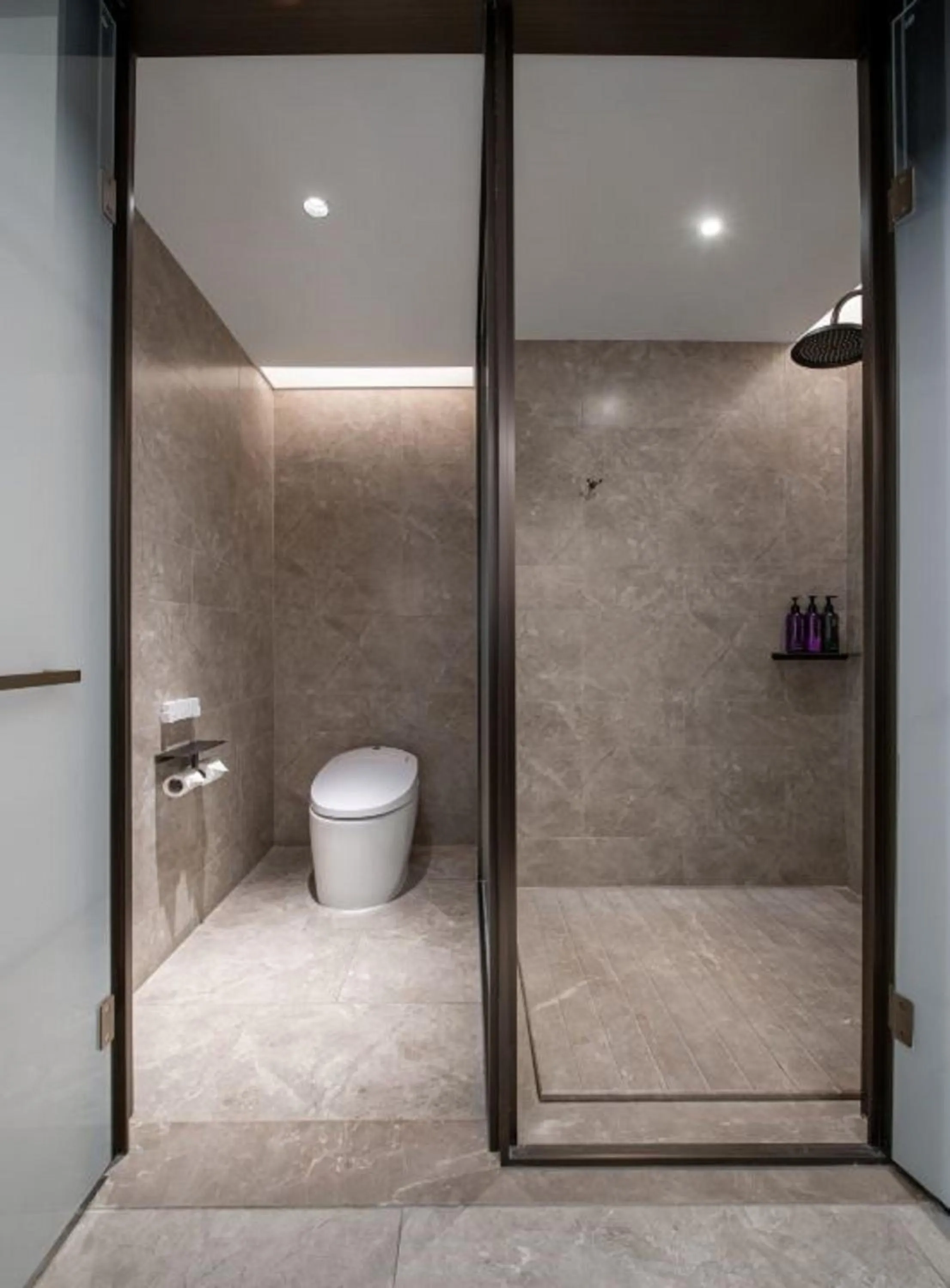 Bathroom in Mercure Guangzhou Baiyun International Airport - Airport Free Shuttle Bus