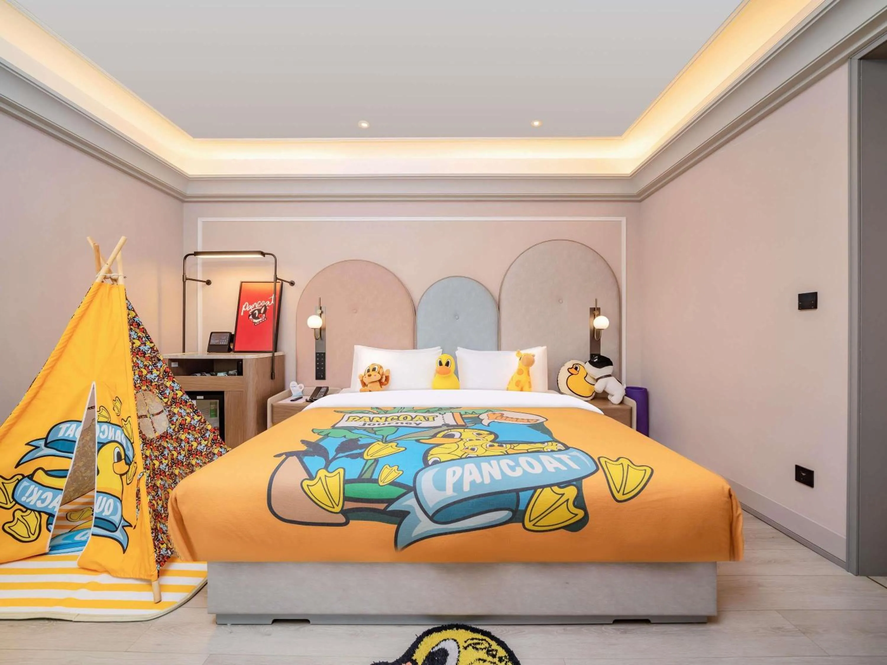 Bedroom, Bed in Mercure Guangzhou Baiyun International Airport - Airport Free Shuttle Bus