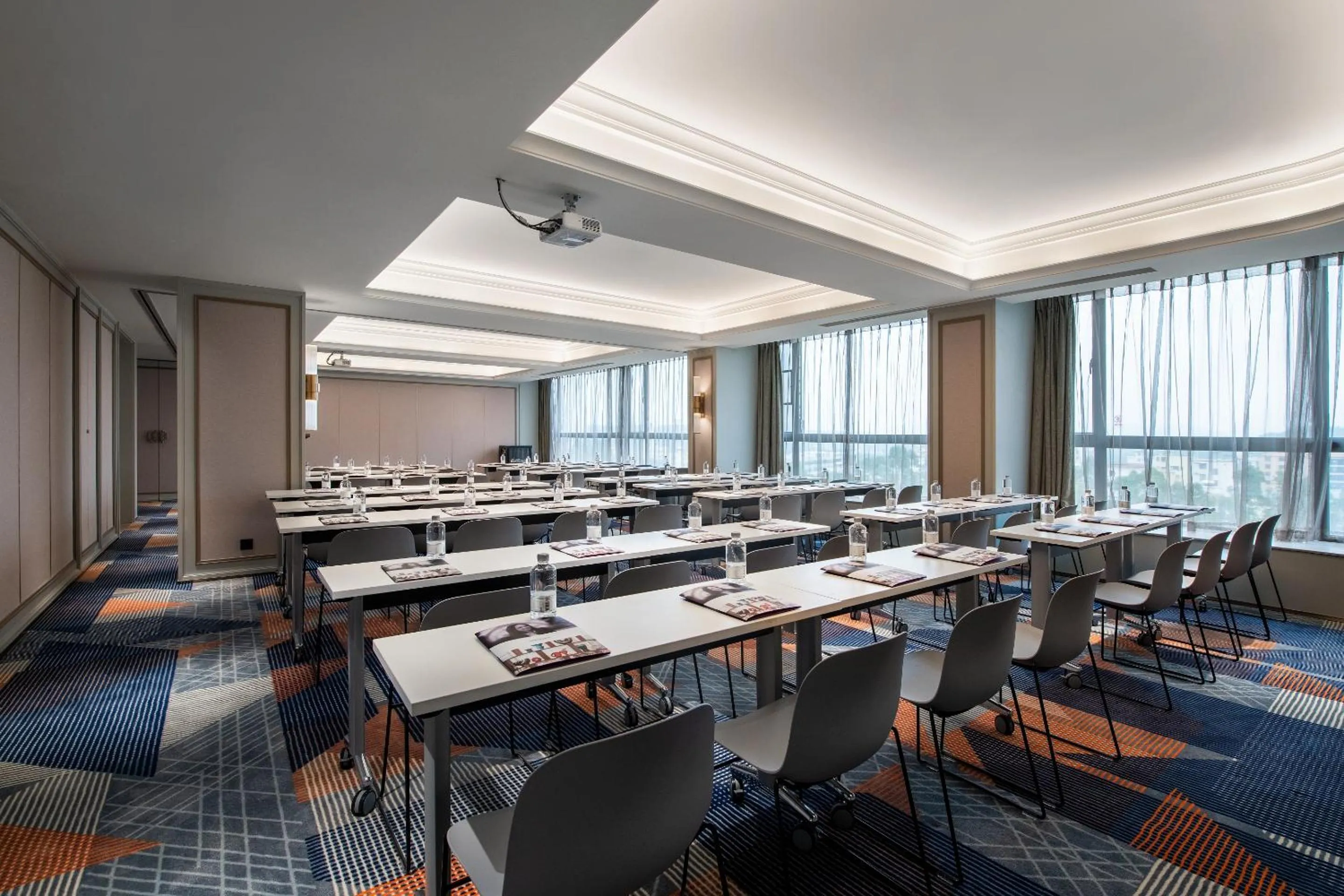 Meeting/conference room in Mercure Guangzhou Baiyun International Airport - Airport Free Shuttle Bus