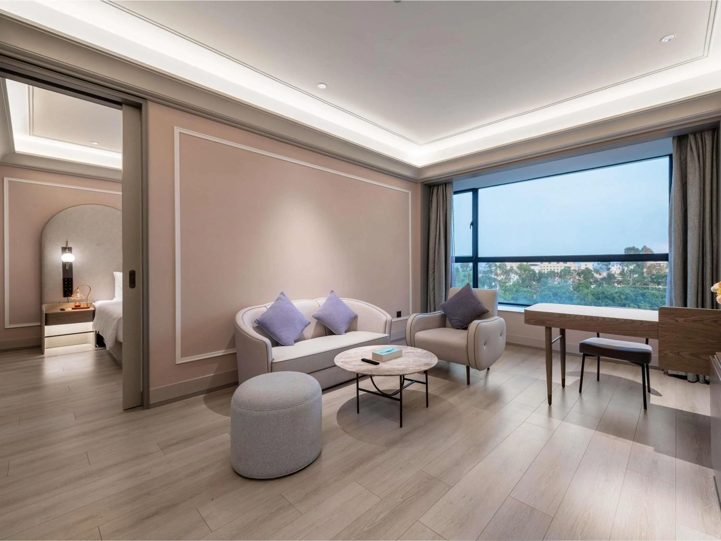 Photo of the whole room in Mercure Guangzhou Baiyun International Airport - Airport Free Shuttle Bus