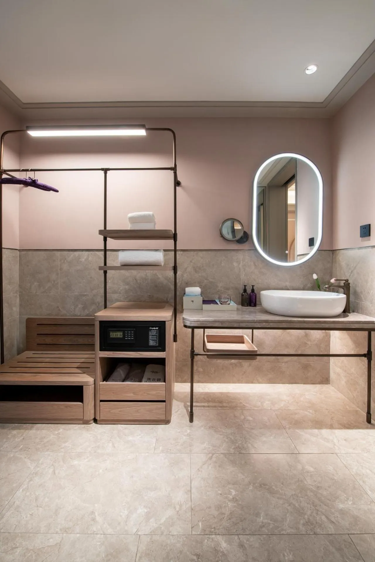 Shower in Mercure Guangzhou Baiyun International Airport - Airport Free Shuttle Bus