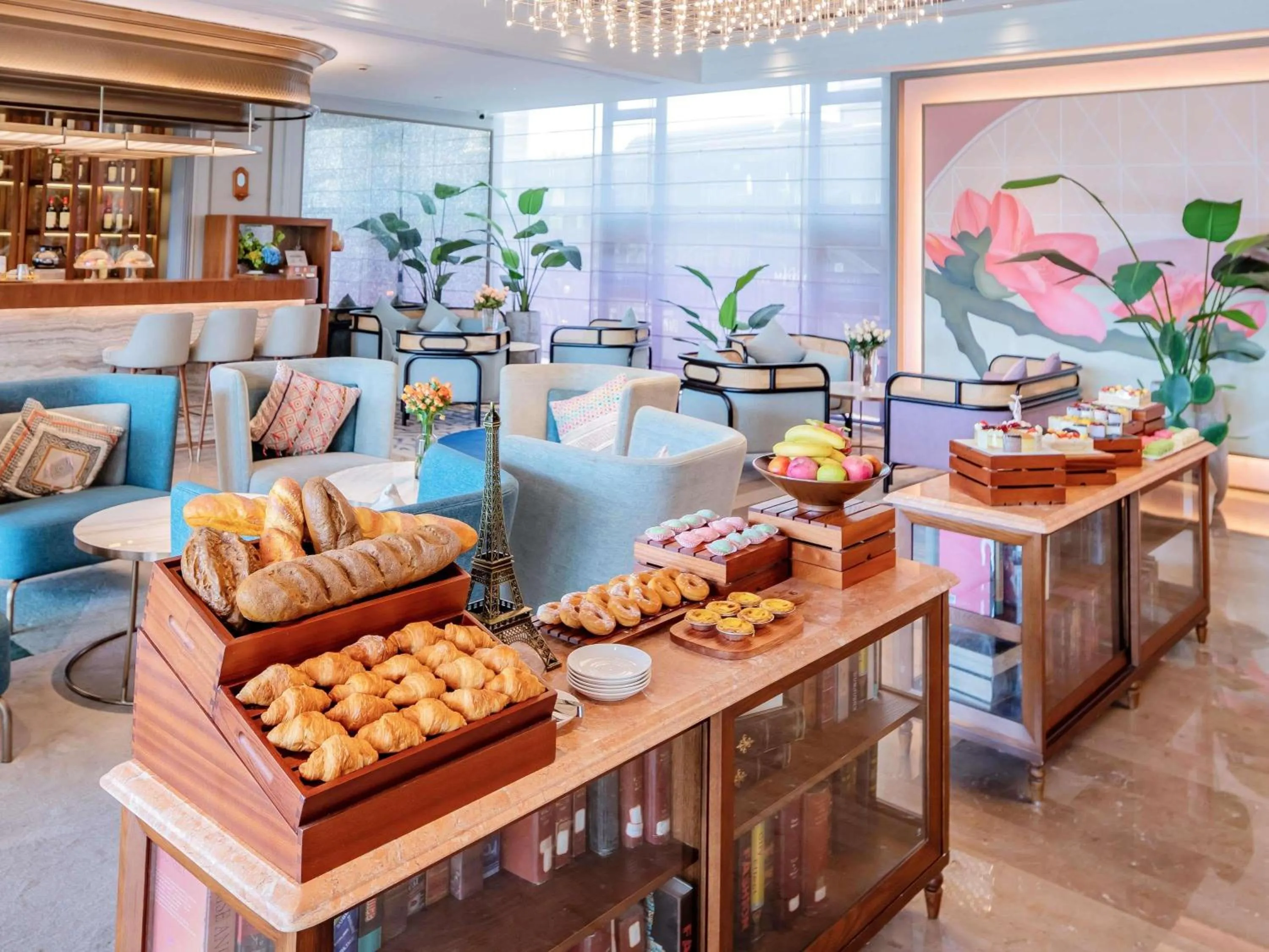 Restaurant/places to eat in Mercure Guangzhou Baiyun International Airport - Airport Free Shuttle Bus