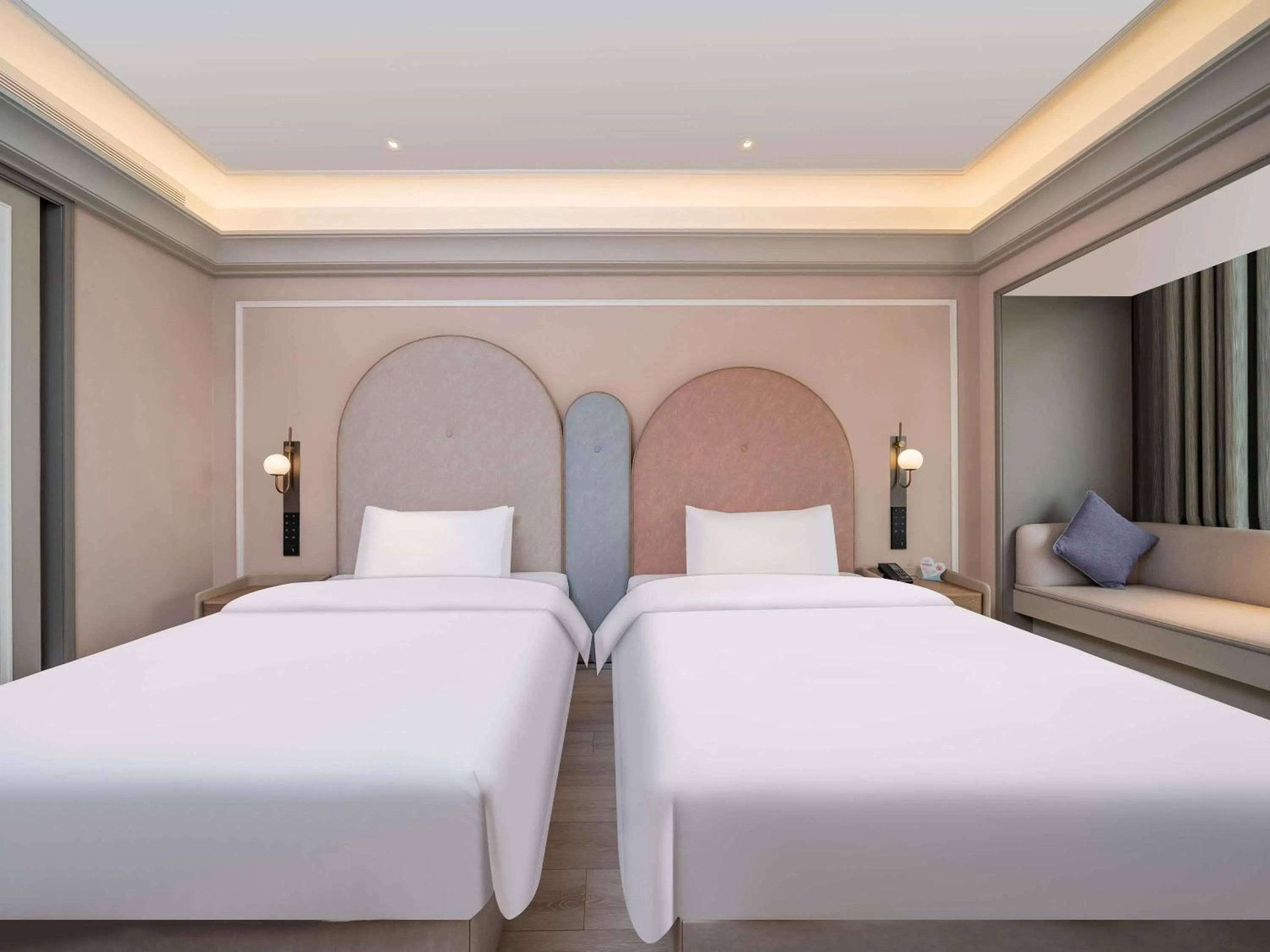 Bedroom, Bed in Mercure Guangzhou Baiyun International Airport - Airport Free Shuttle Bus