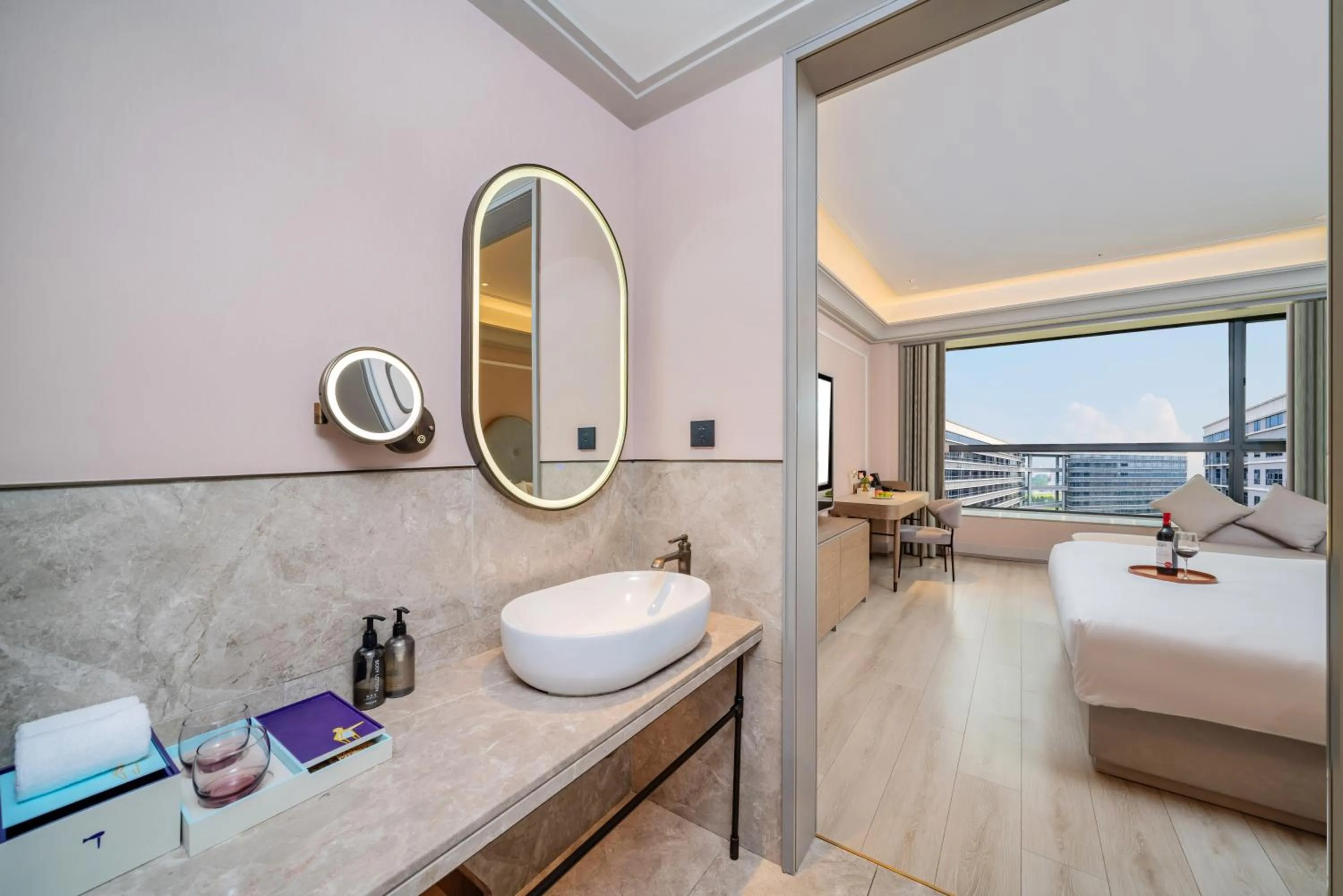 towels in Mercure Guangzhou Baiyun International Airport - Airport Free Shuttle Bus