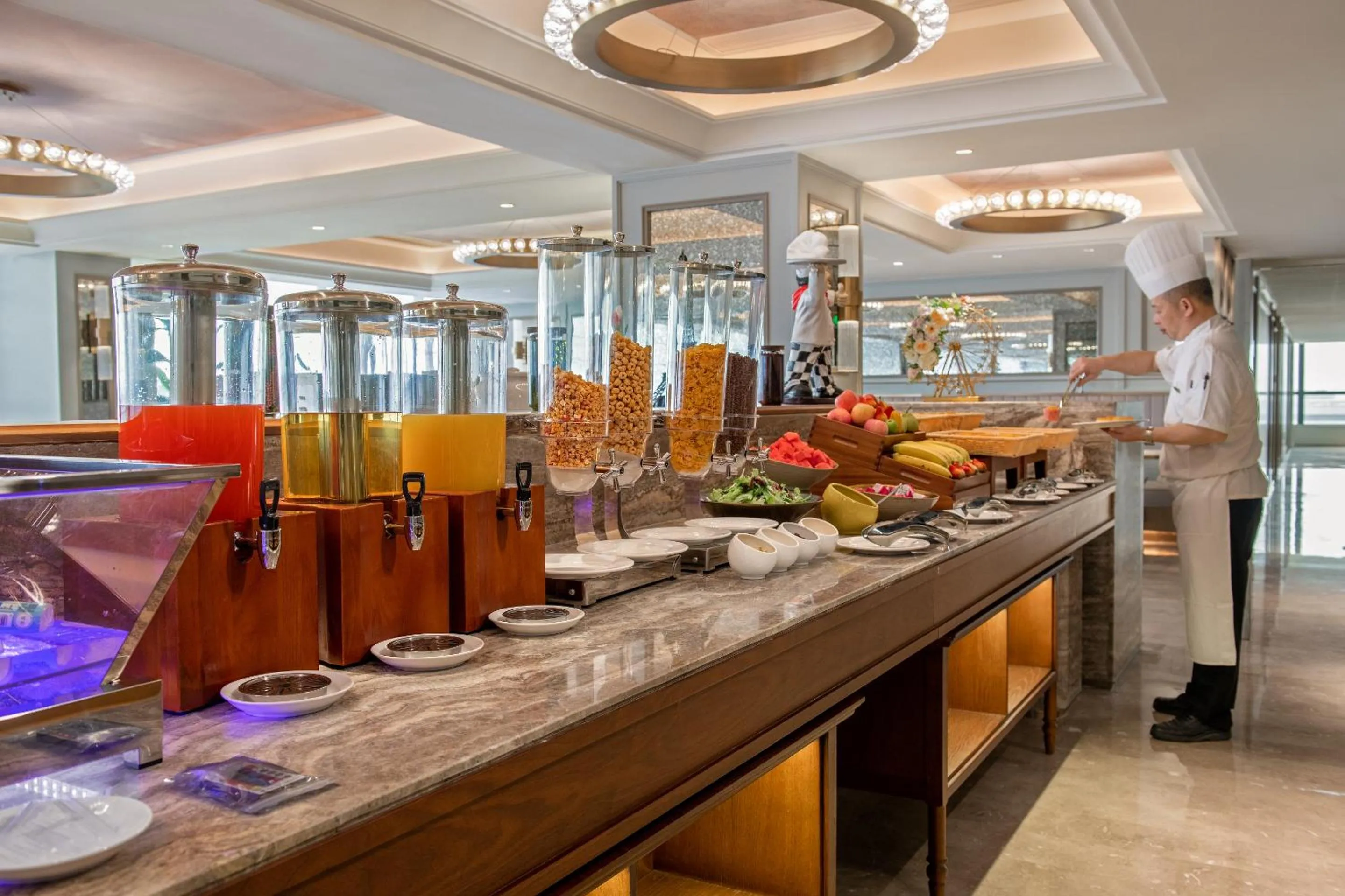 Restaurant/places to eat in Mercure Guangzhou Baiyun International Airport - Airport Free Shuttle Bus