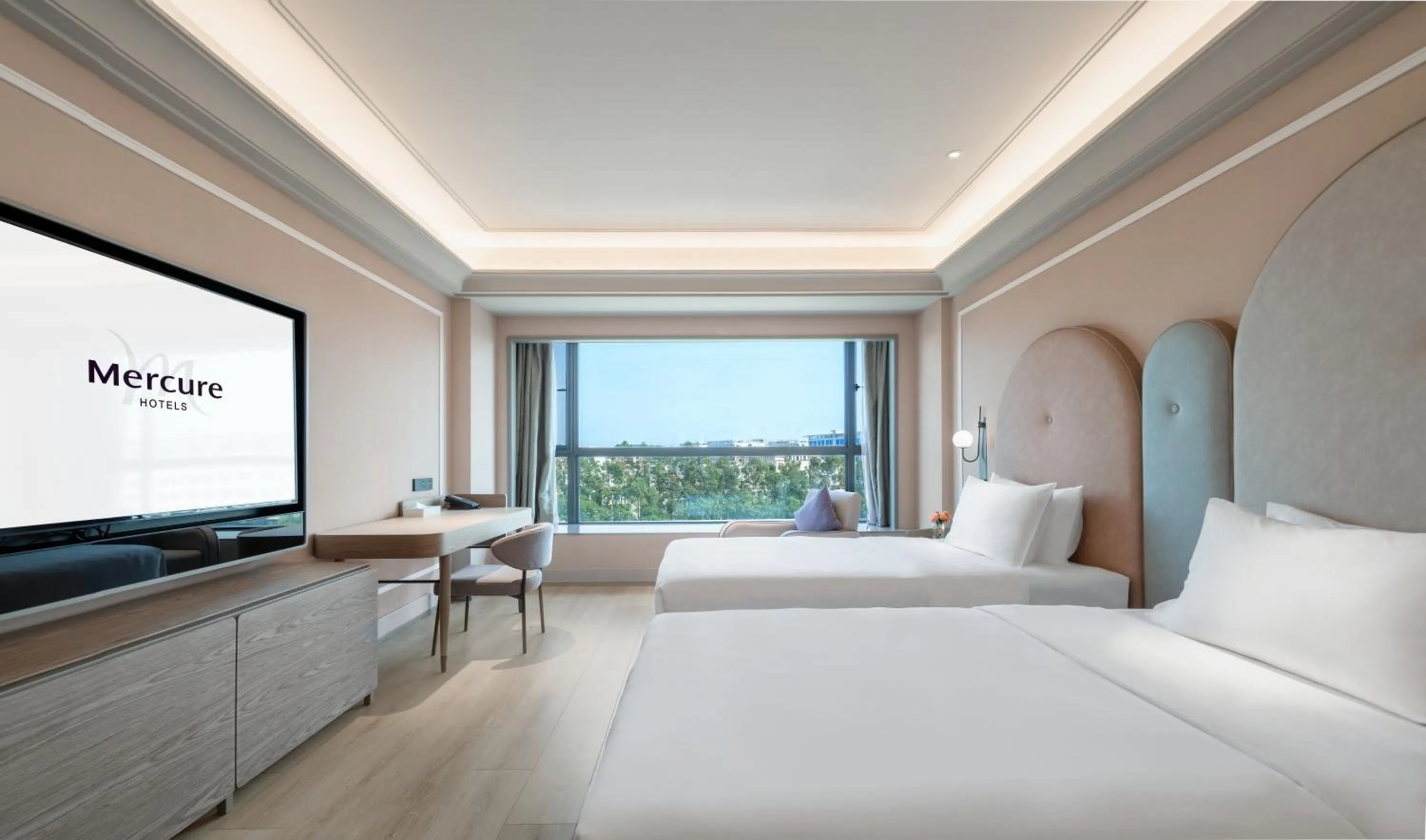 Bed in Mercure Guangzhou Baiyun International Airport - Airport Free Shuttle Bus