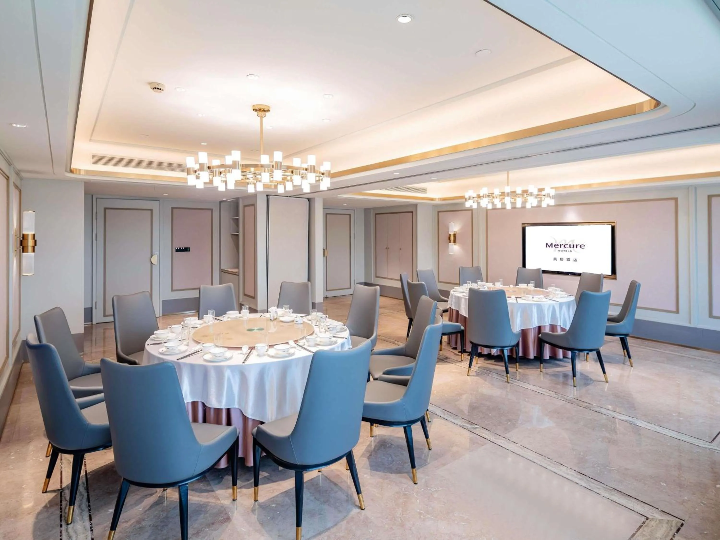 Restaurant/places to eat in Mercure Guangzhou Baiyun International Airport - Airport Free Shuttle Bus