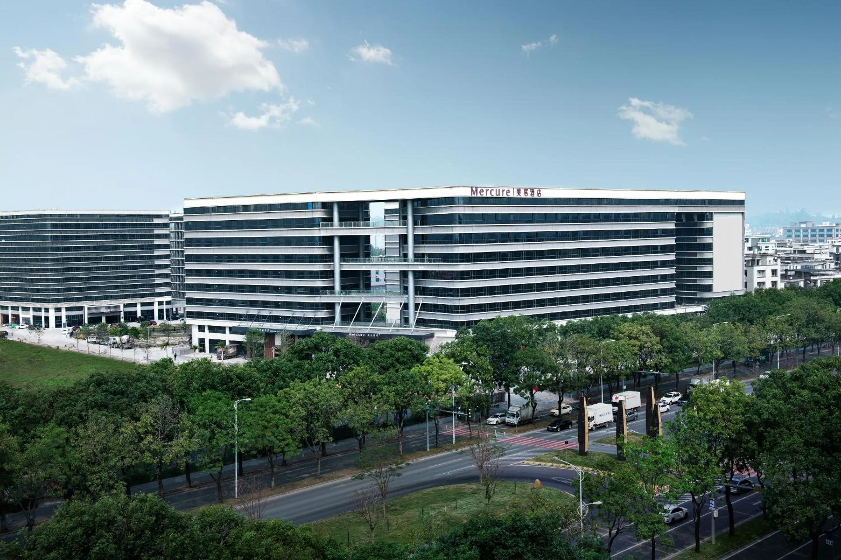 Property building in Mercure Guangzhou Baiyun International Airport - Airport Free Shuttle Bus