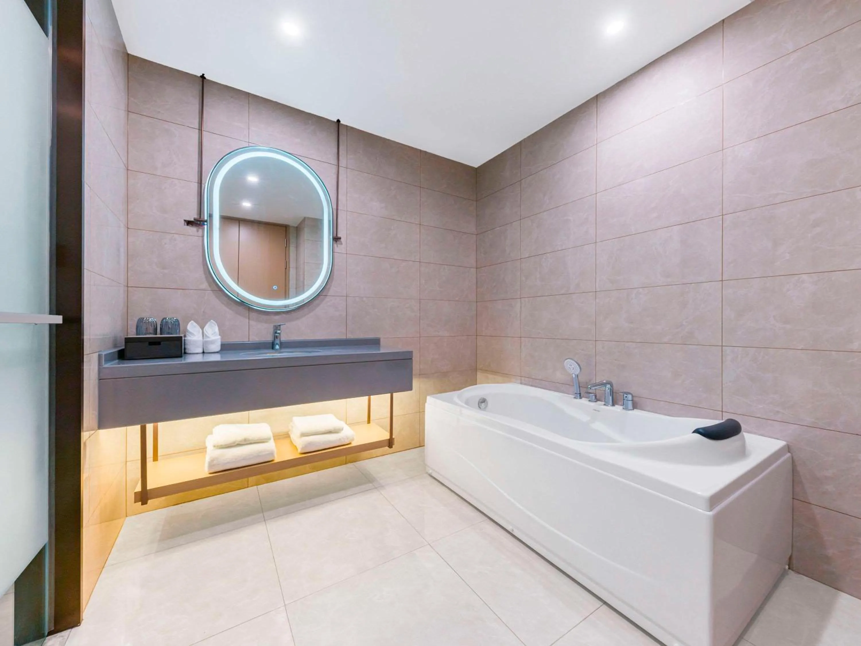Bathroom in Novotel Nantong Development Zone