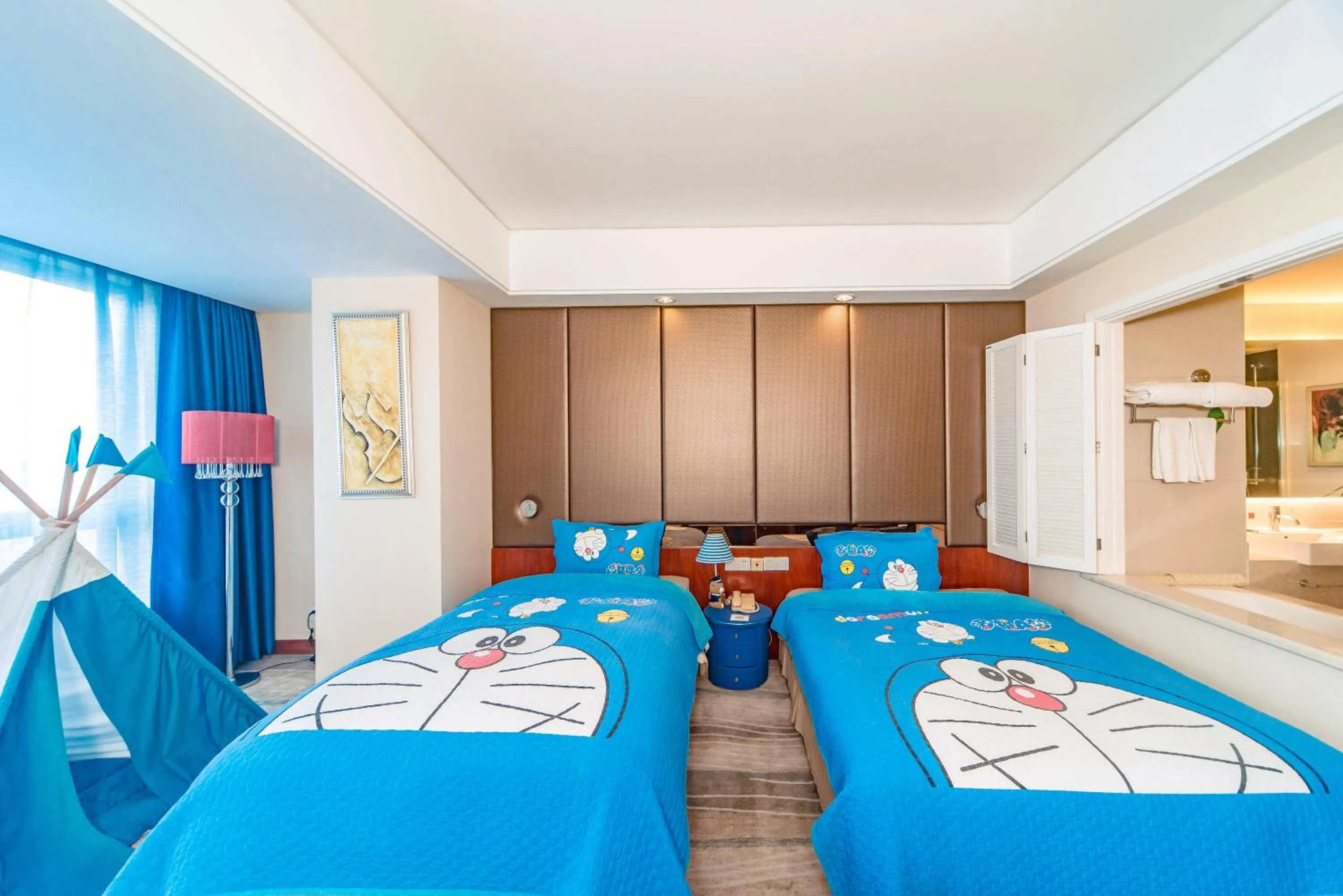 Photo of the whole room, Bed in Haikou Mingguang Shengyi Hotel