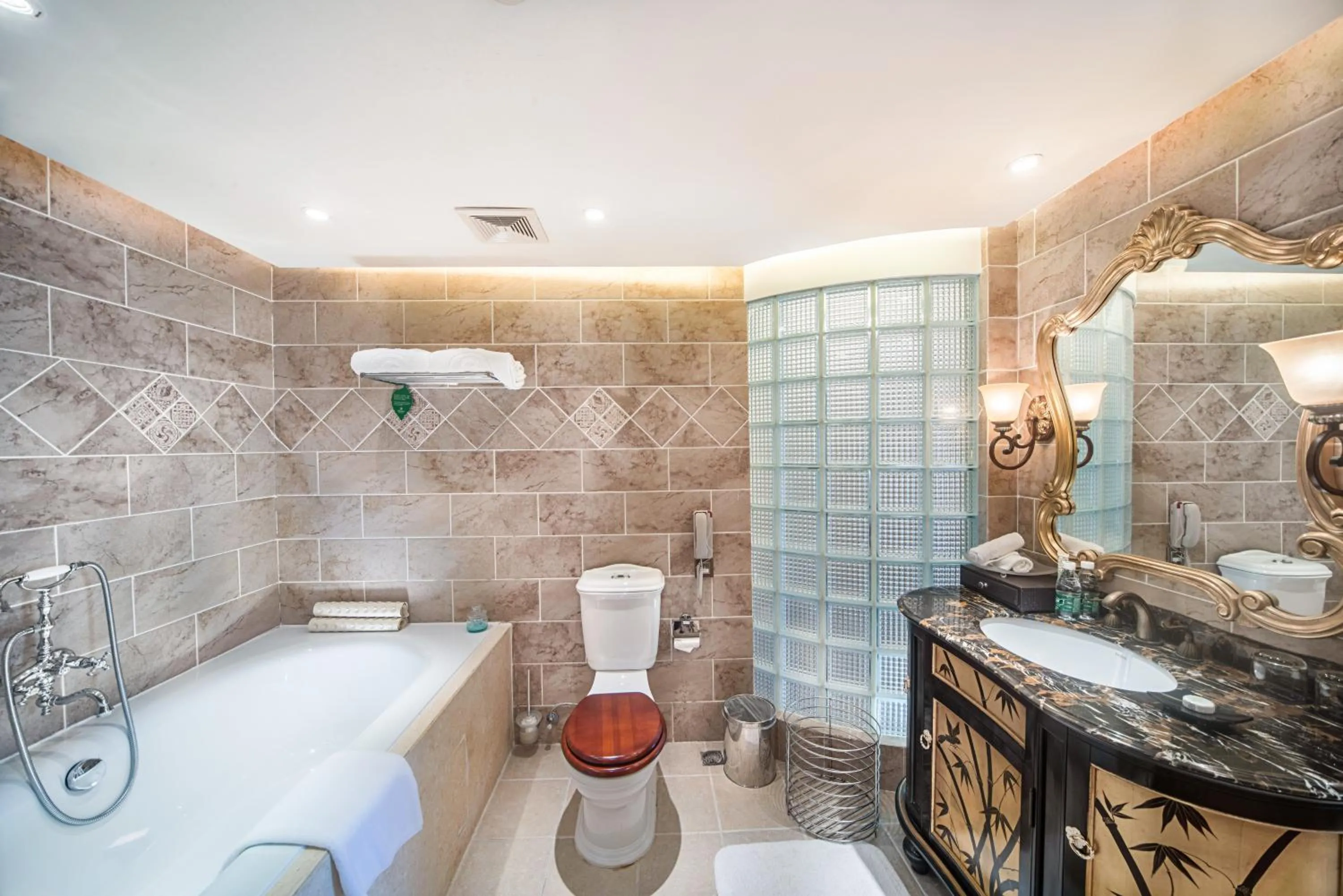 Toilet in Haikou Mingguang Shengyi Hotel